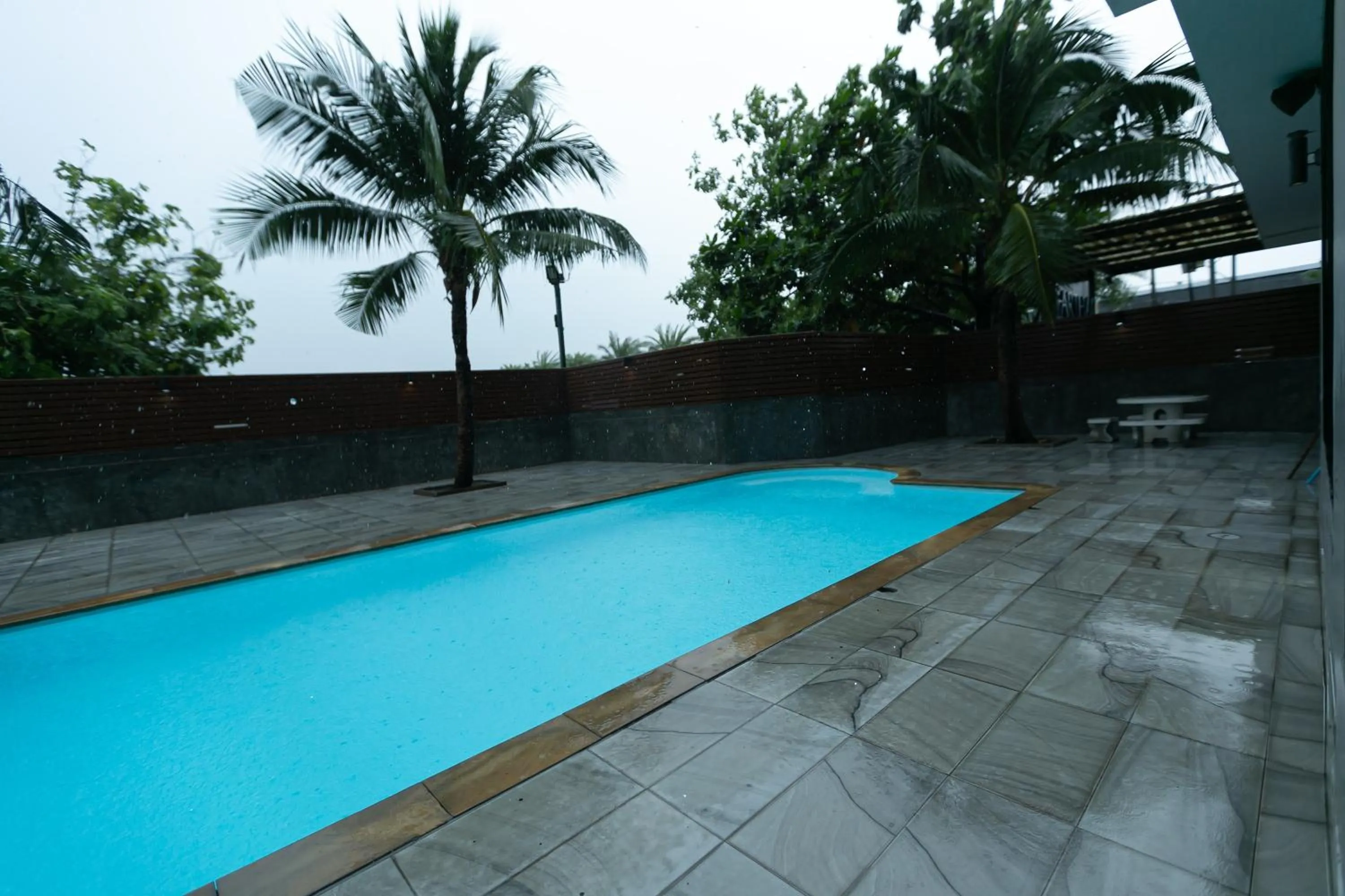 Swimming pool in Farthai Residence