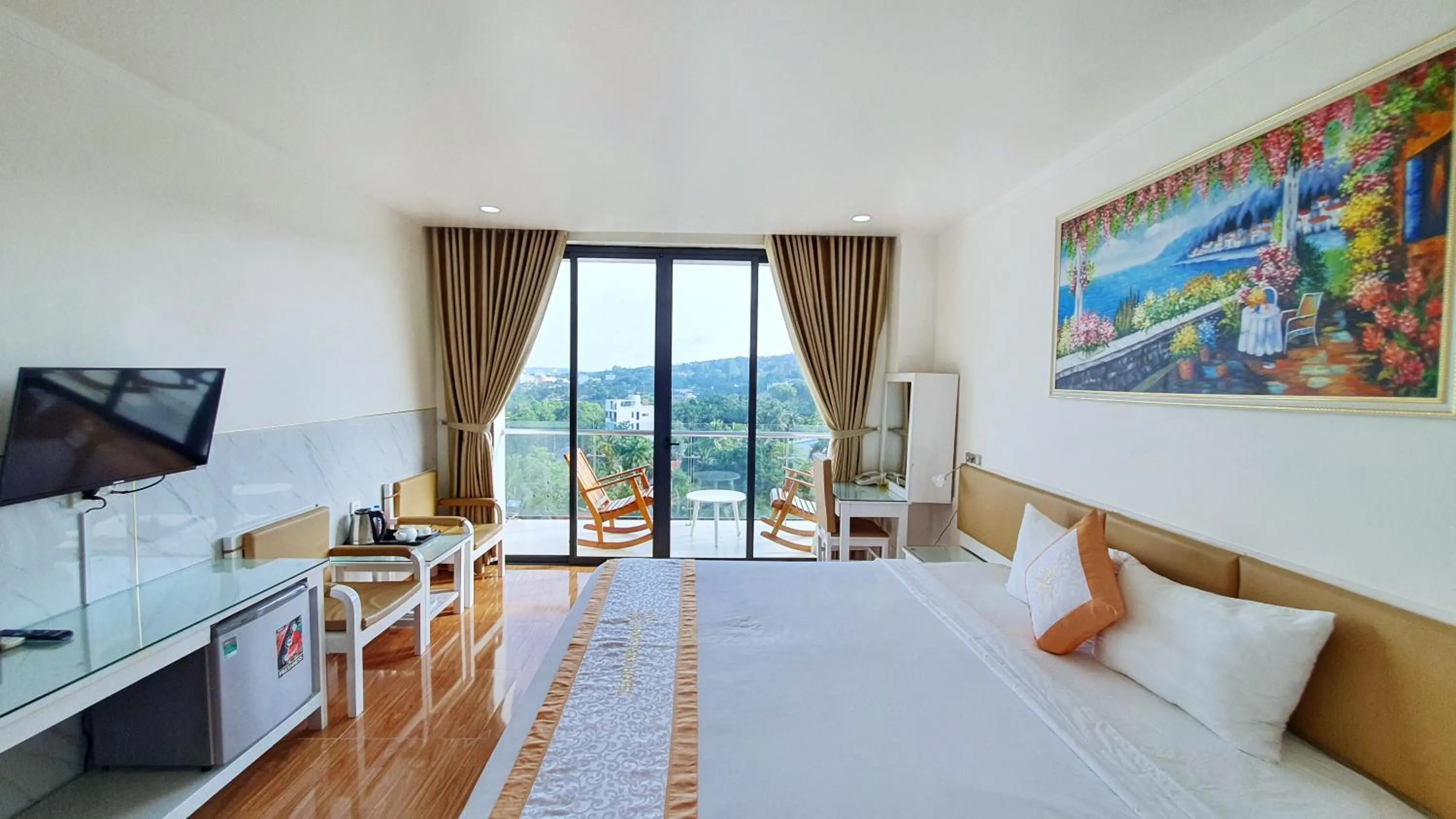 Bedroom, Bed in Home Park Hotel