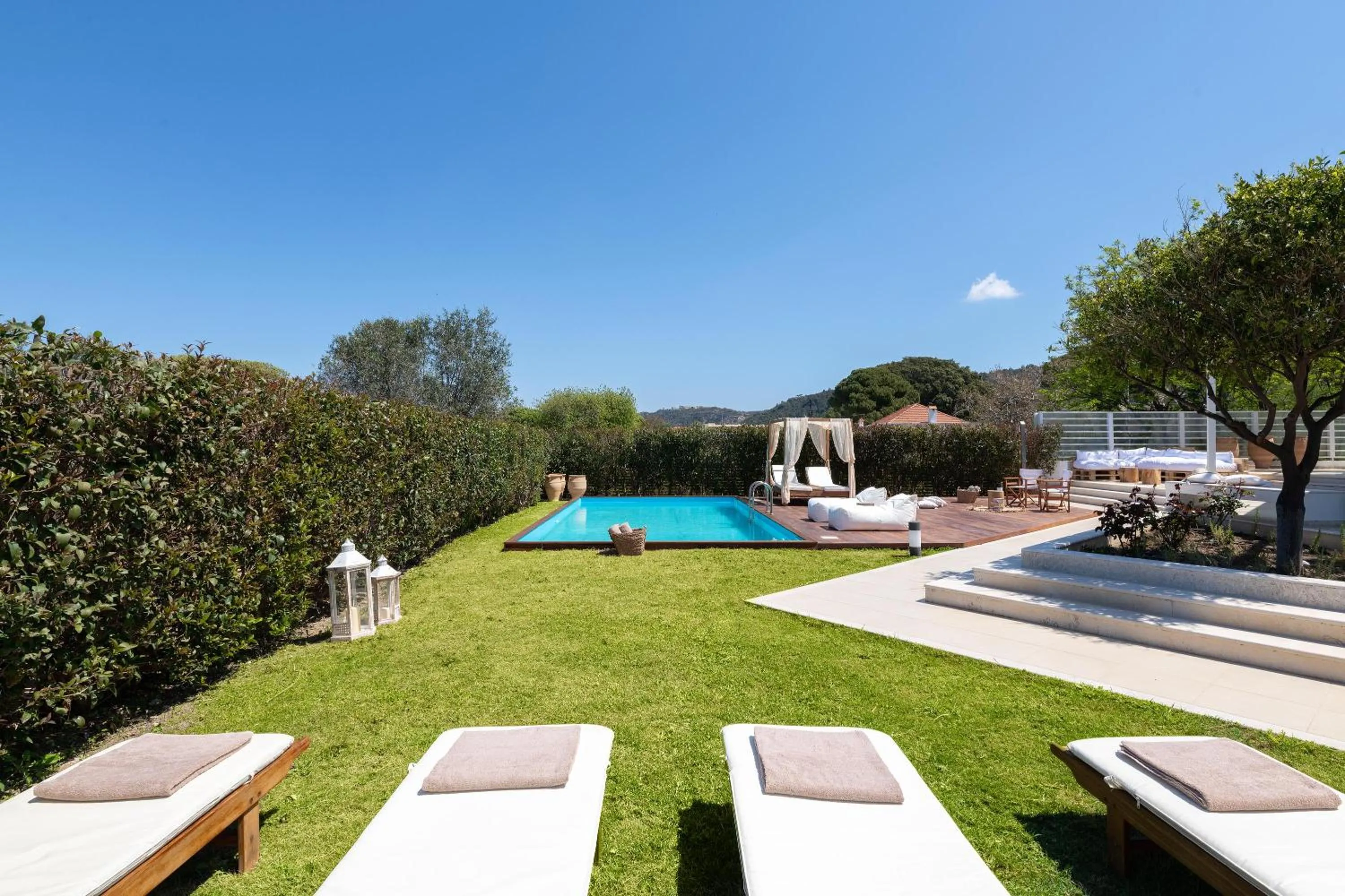 Love White Villa