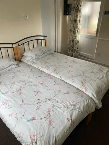 Bed in The Red Lion Great Offley