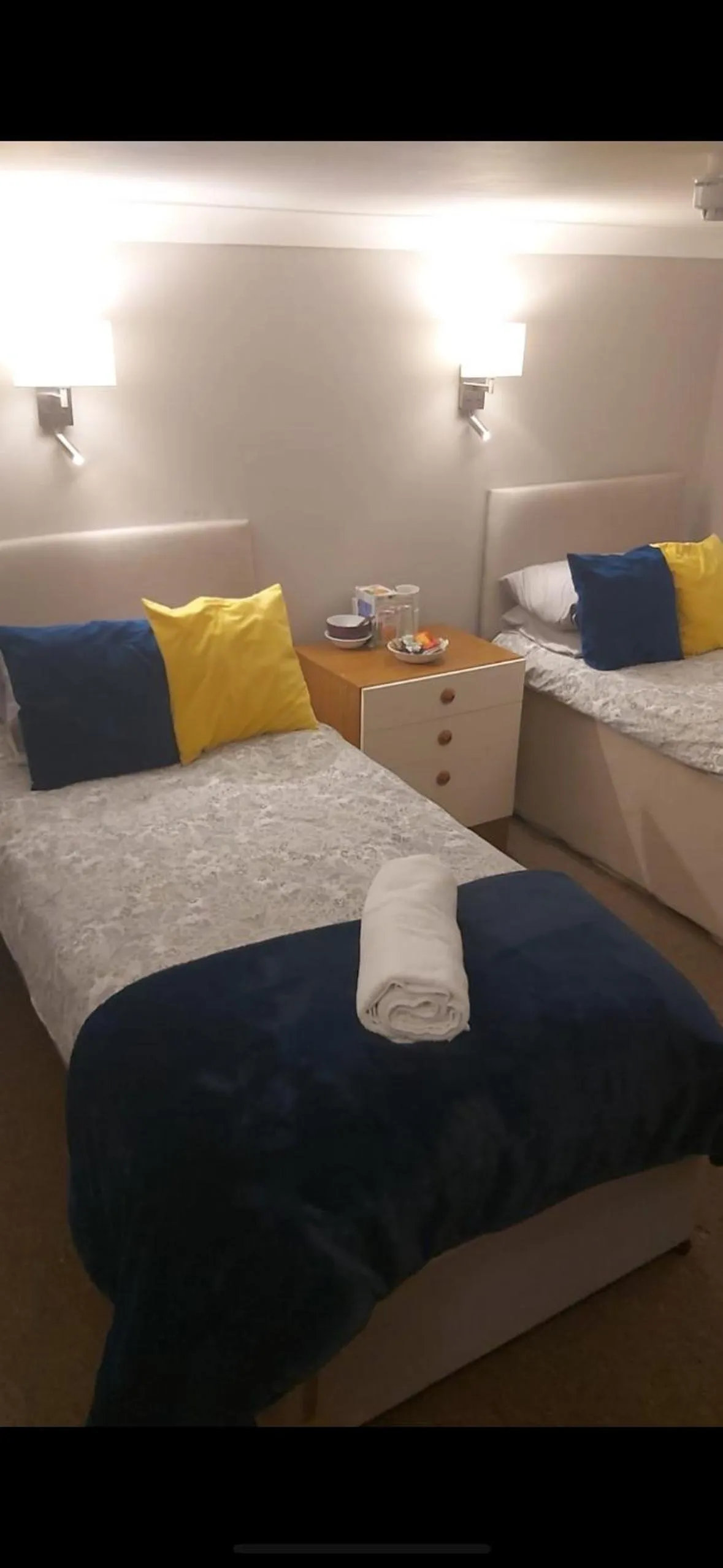 Restaurant/places to eat, Bed in The Red Lion Great Offley