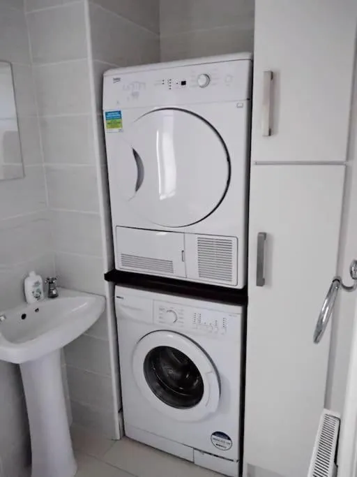 Bathroom in Townhouse Clifden: Located in the heart of Connemara