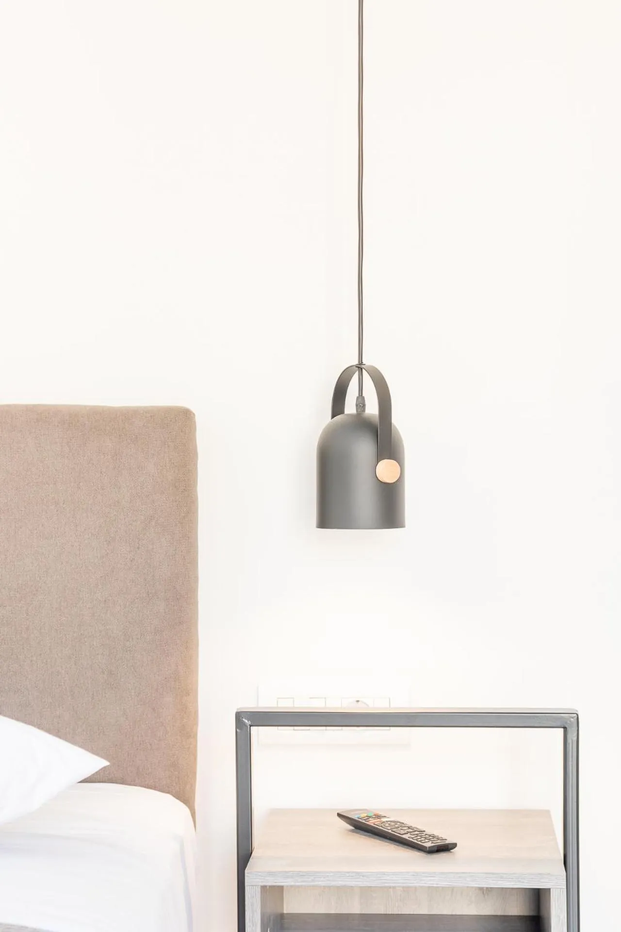 Decorative detail, Bed in Dunlin Hotel