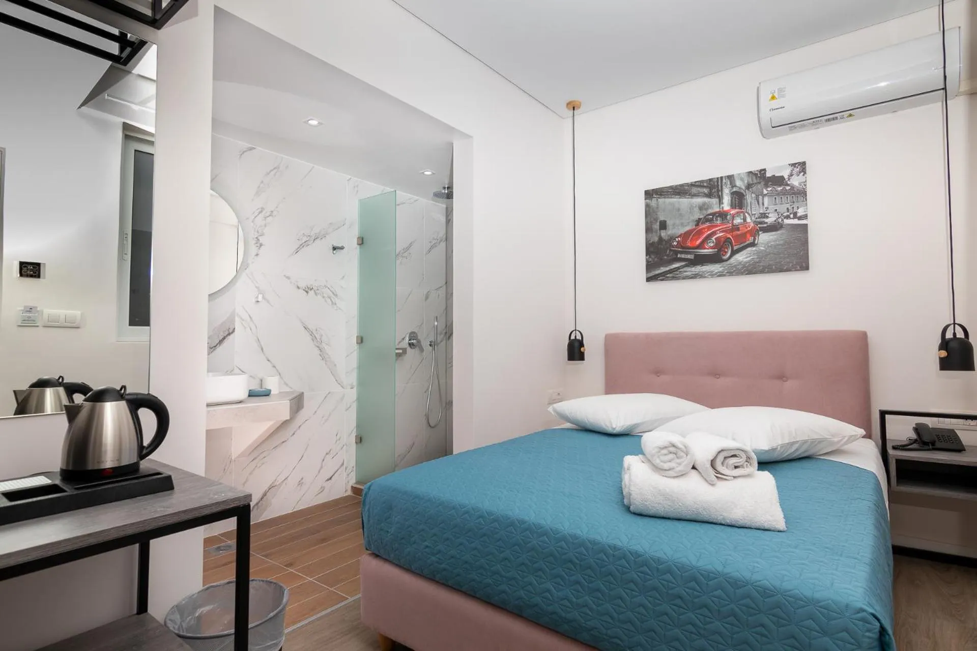 Bedroom, Bed in Dunlin Hotel