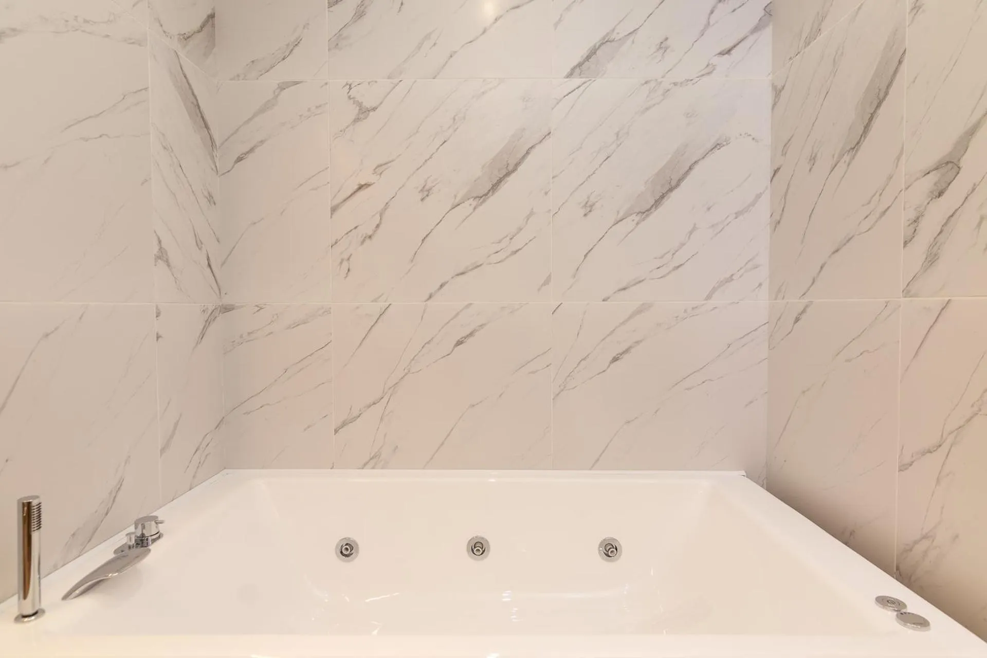 Hot Tub in Dunlin Hotel