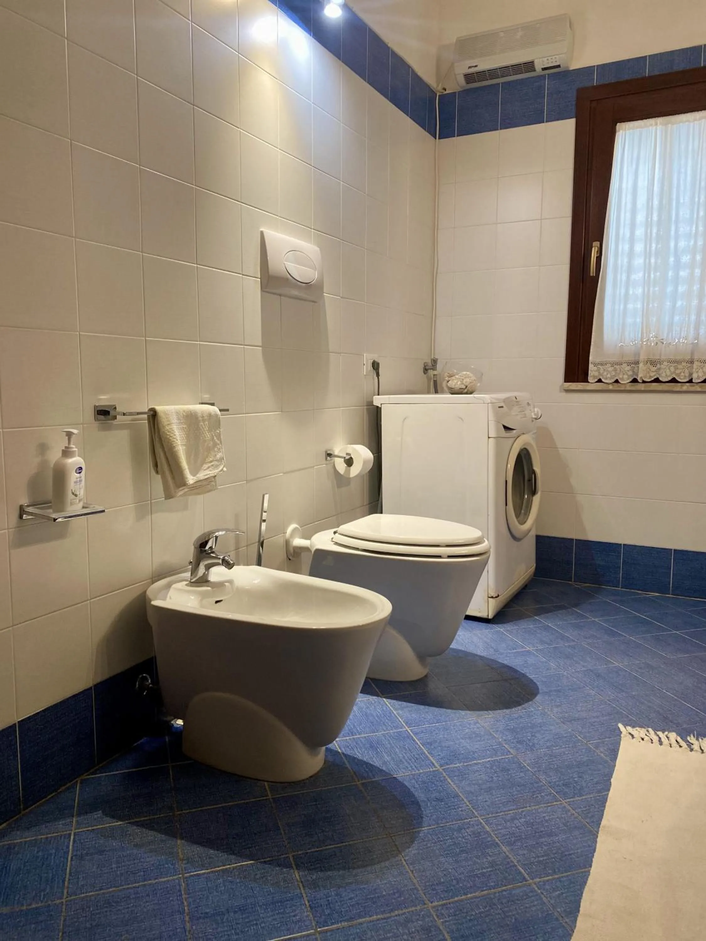 Toilet in Casa Emma