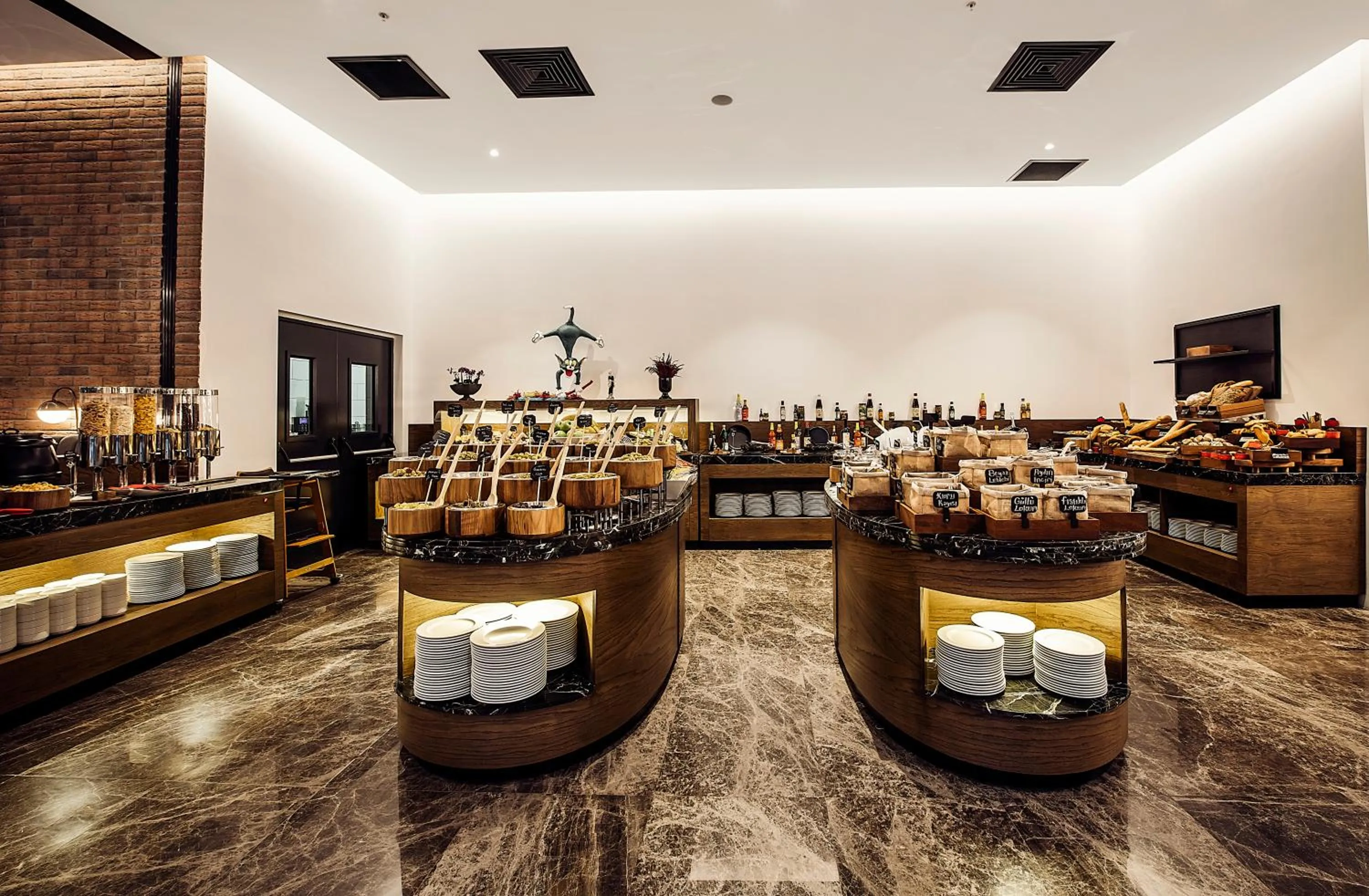 Food and drinks in Dedeman Kartepe Kocaeli