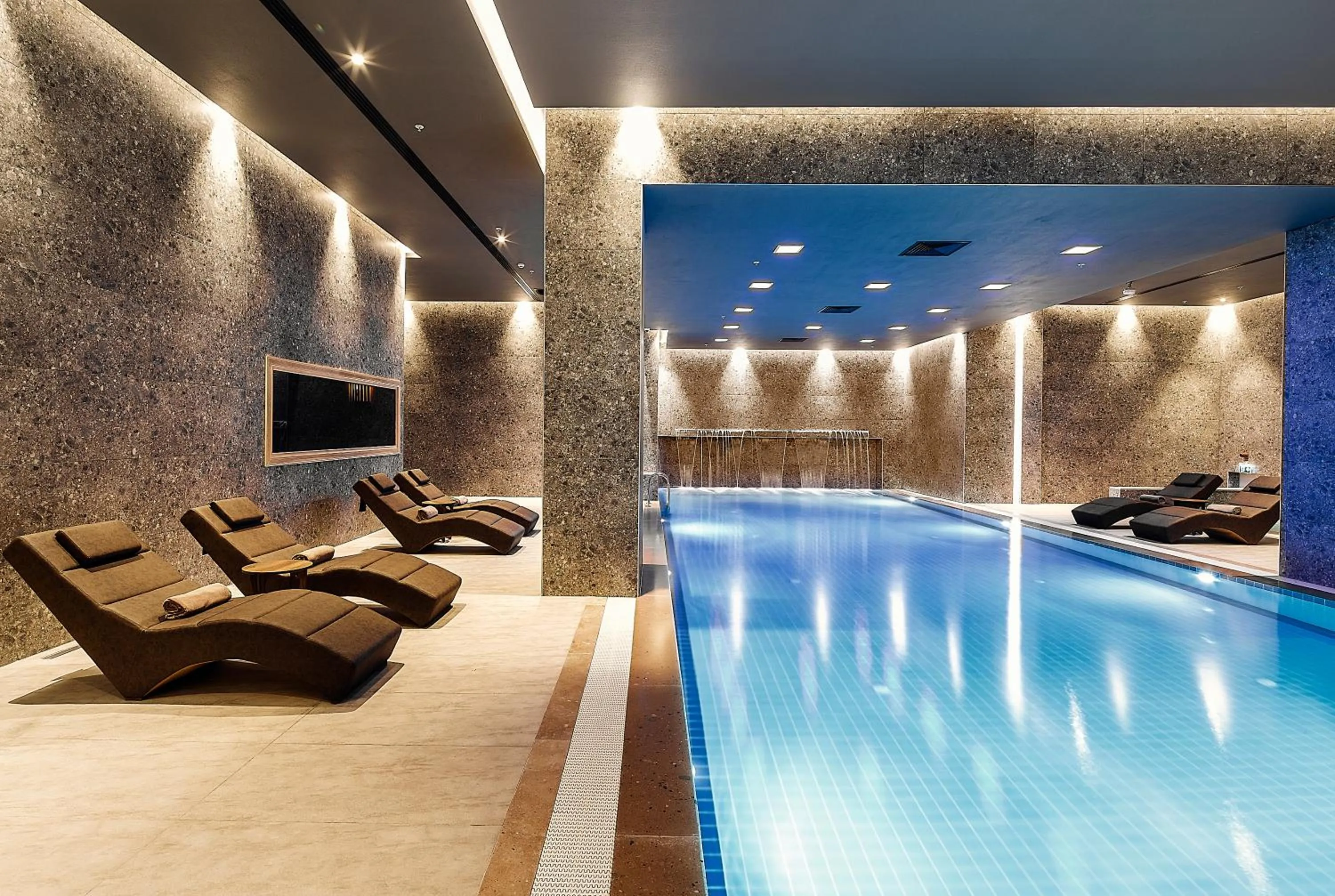 Swimming pool in Dedeman Kartepe Kocaeli