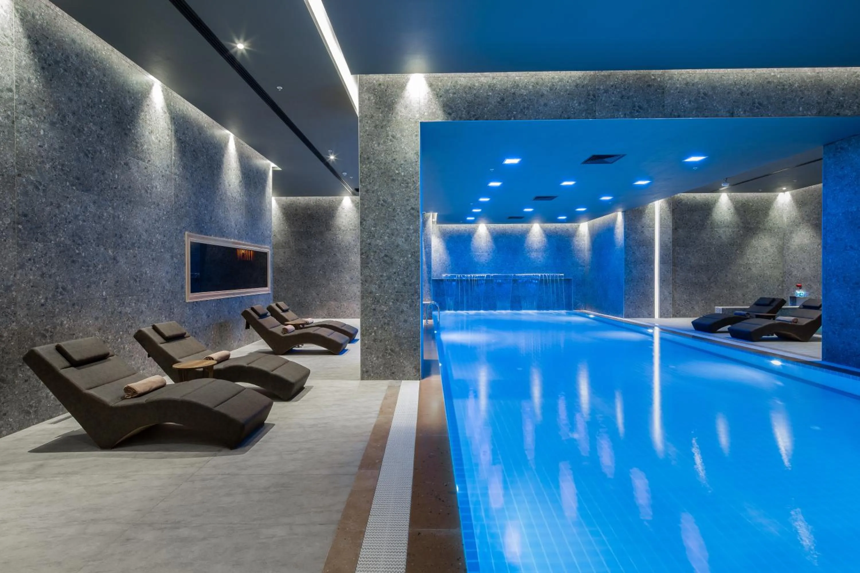 Swimming pool in Dedeman Kartepe Kocaeli