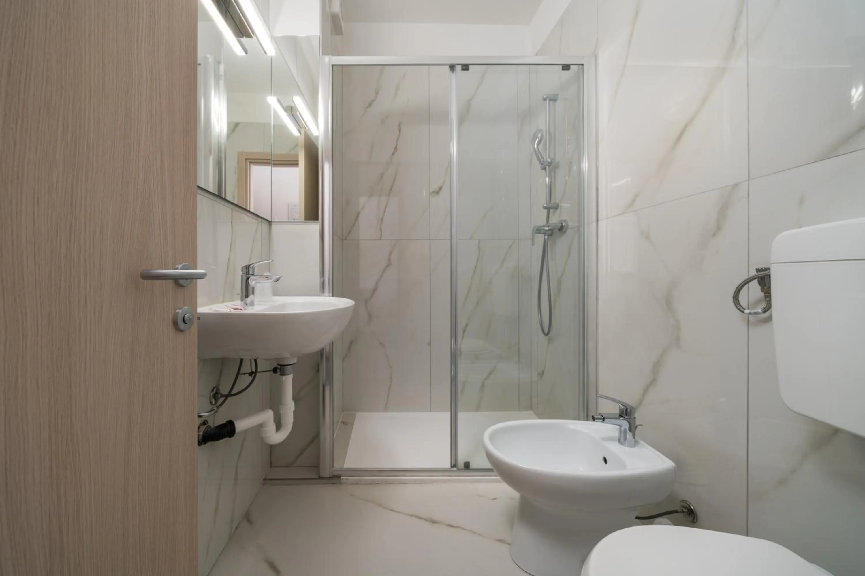 Shower in Hotel Centro Turistico Gardesano