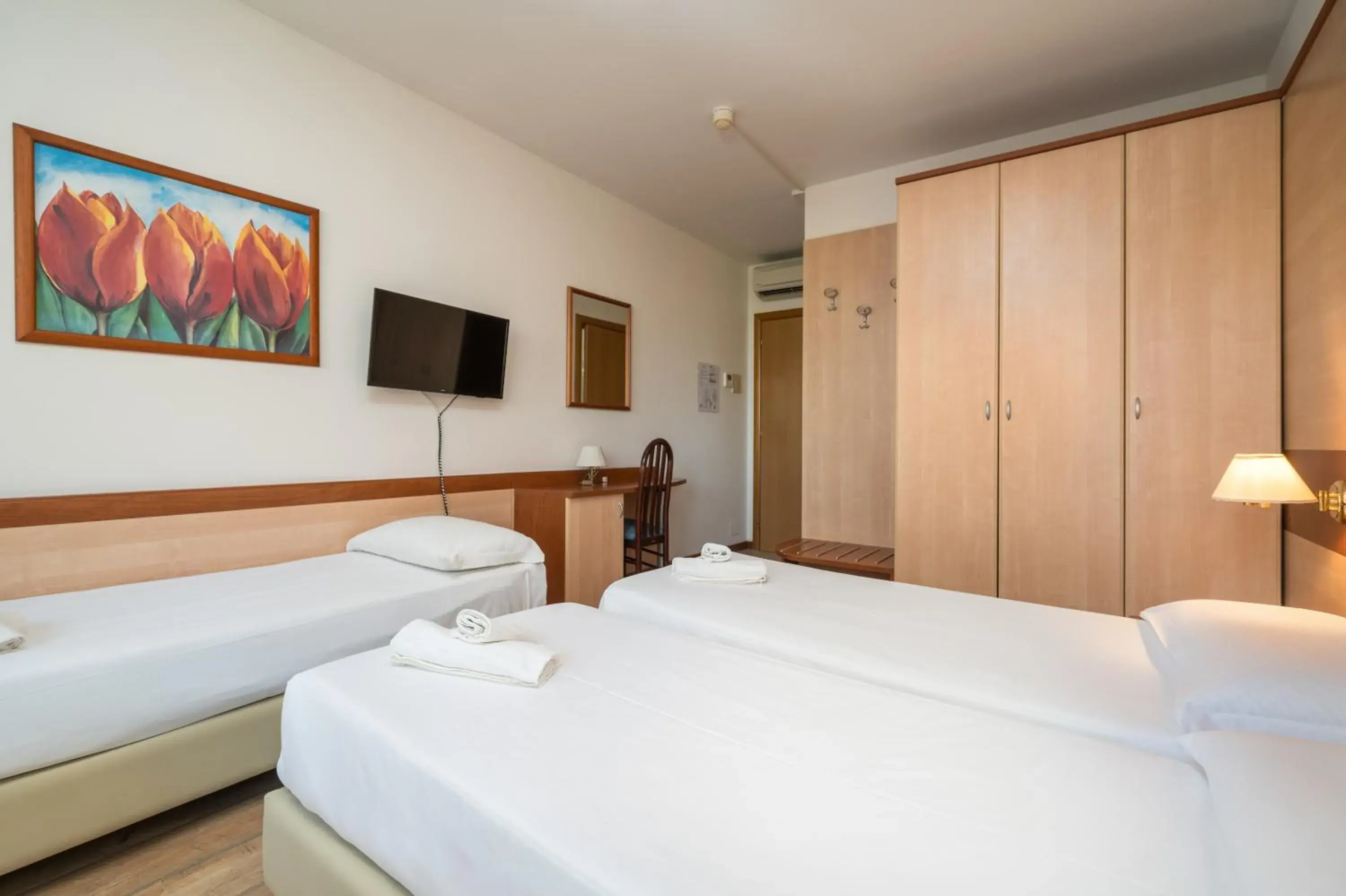 Bed in Hotel Centro Turistico Gardesano Bed in Hotel Centro Turistico Gardesano