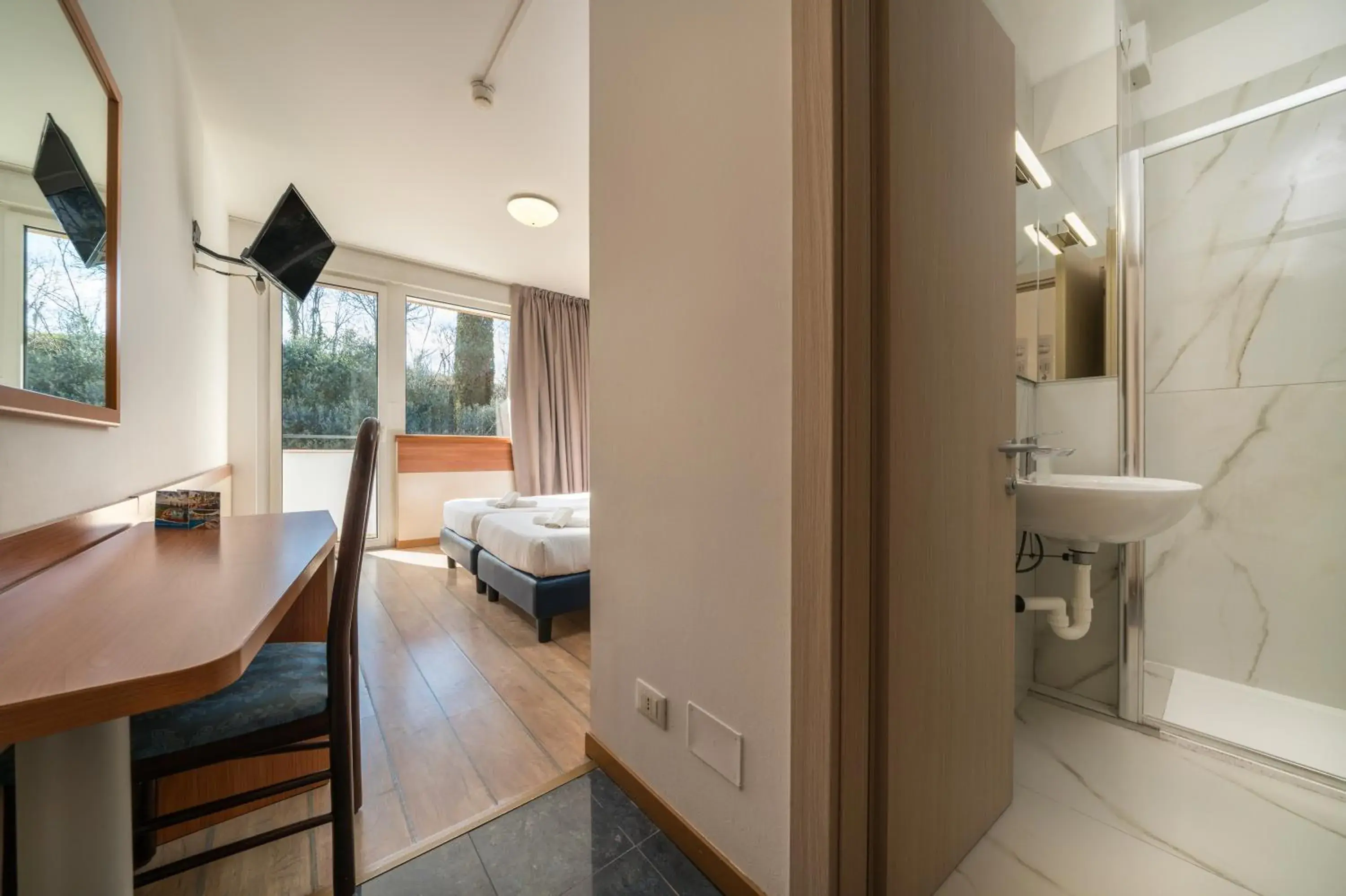 Double Room in Hotel Centro Turistico Gardesano Double Room in Hotel Centro Turistico Gardesano