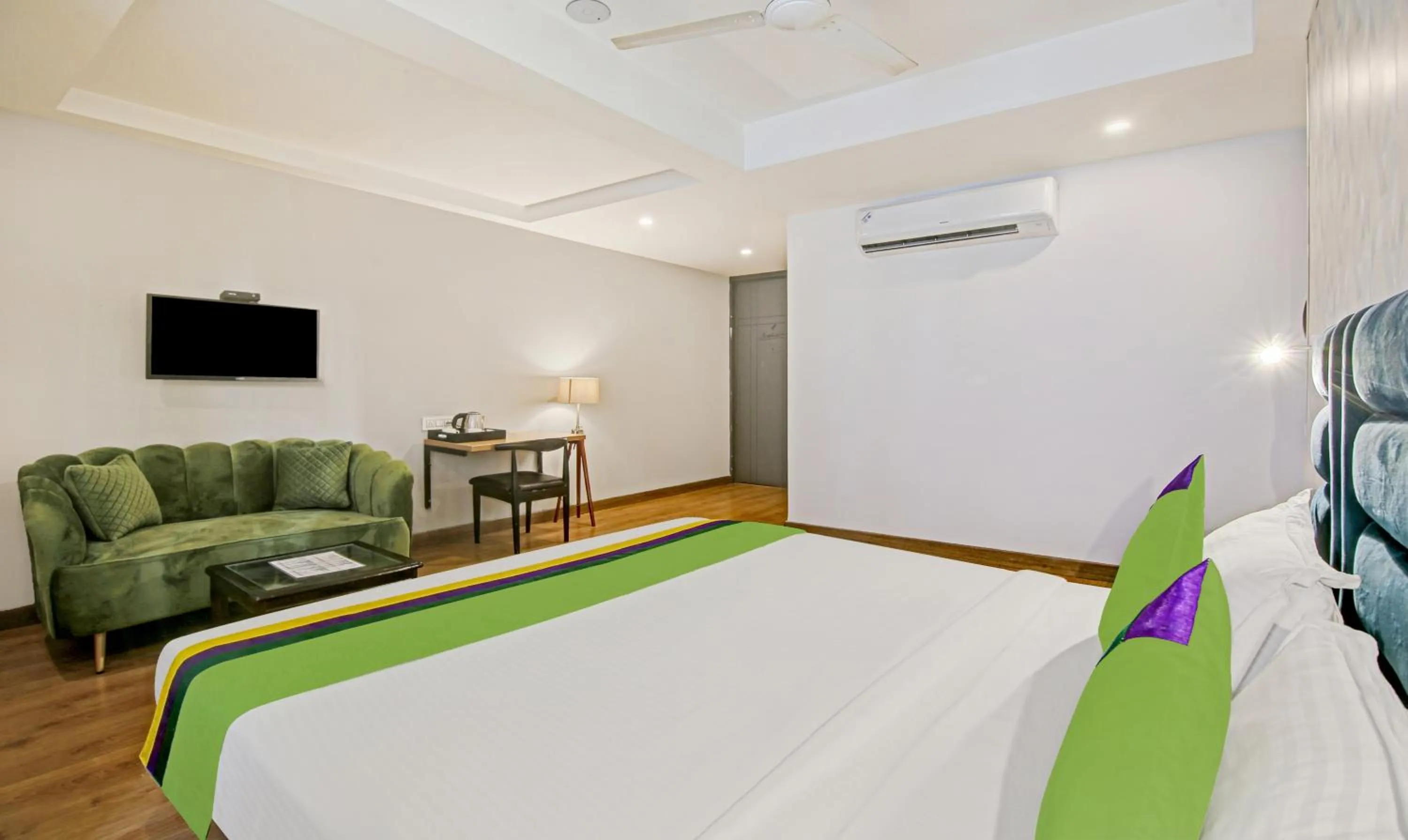 Bed in Treebo Ahinsa Residency Sohna Road