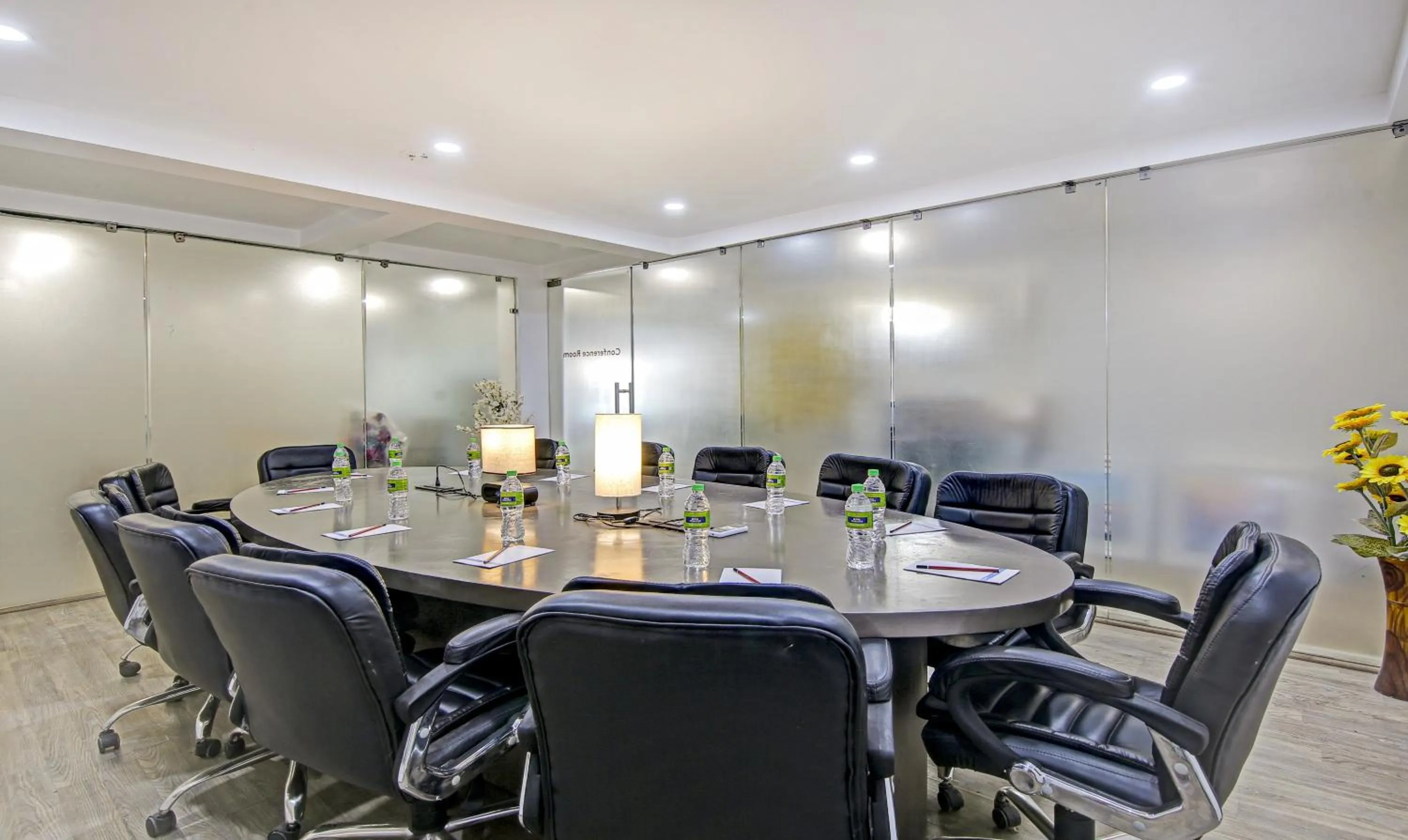 Meeting/conference room in Treebo Ahinsa Residency Sohna Road