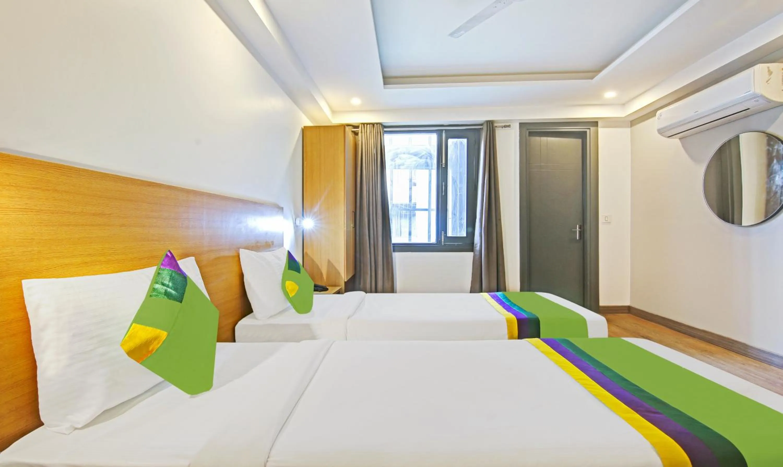 Bedroom, Bed in Treebo Ahinsa Residency Sohna Road