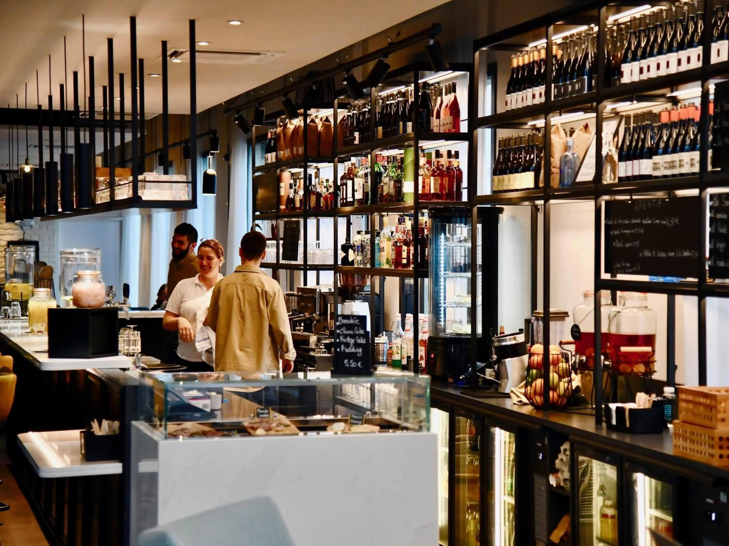 Lounge or bar in ibis Styles Saint Nazaire Centre Gare