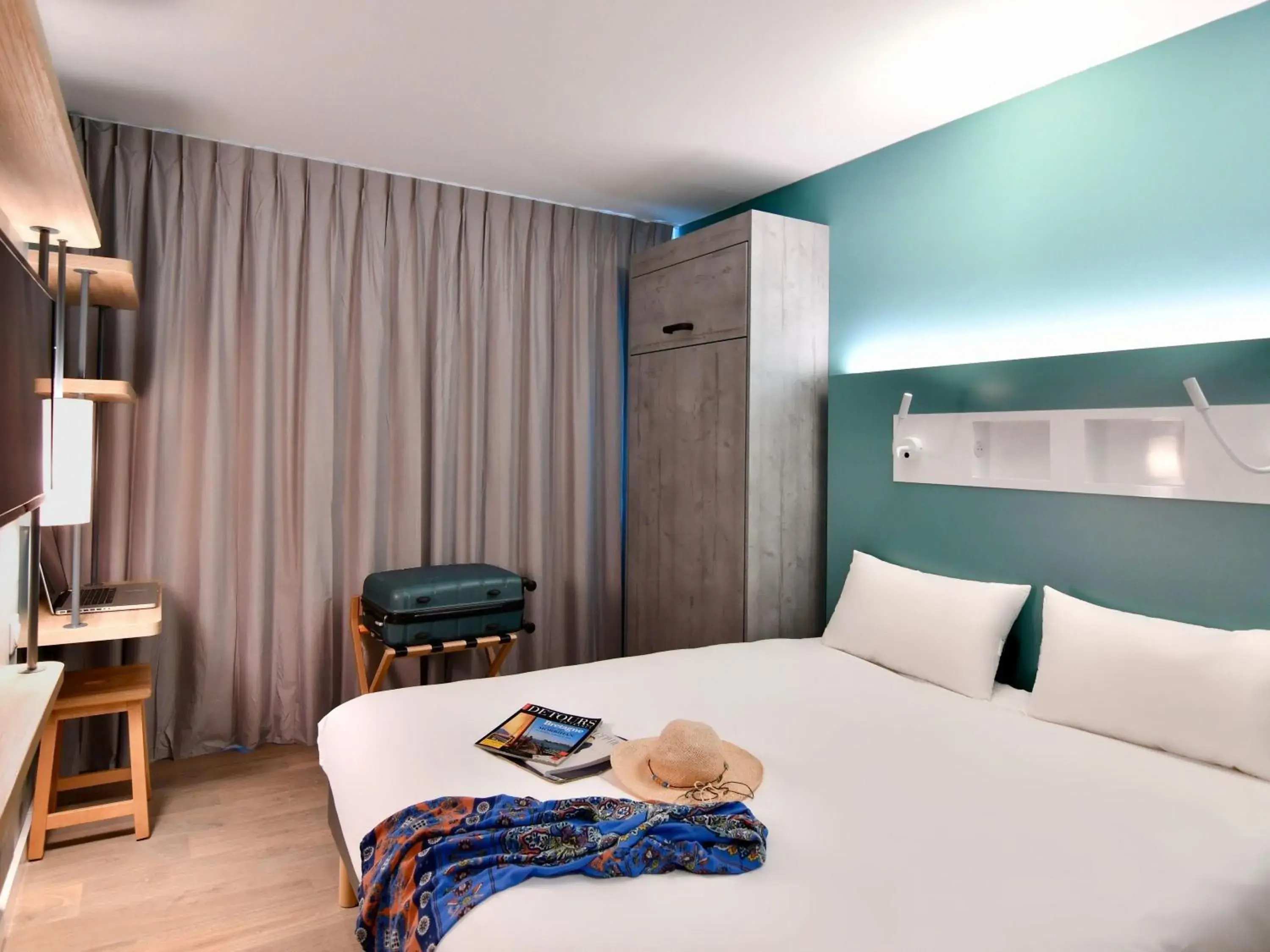 Bedroom, Bed in ibis budget Saint Nazaire Centre Gare Bedroom, Bed in ibis budget Saint Nazaire Centre Gare