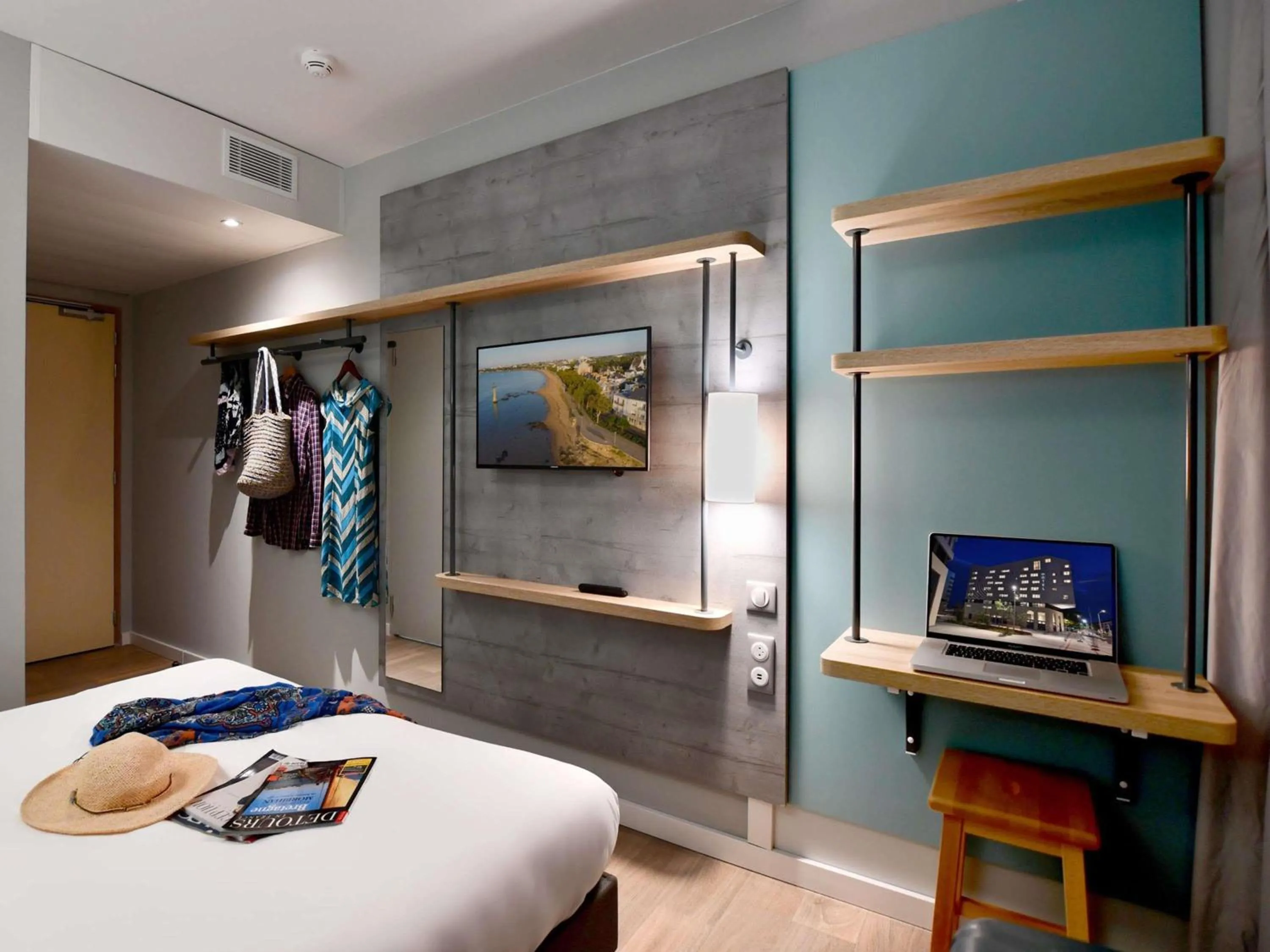 Bedroom, Bed in ibis budget Saint Nazaire Centre Gare