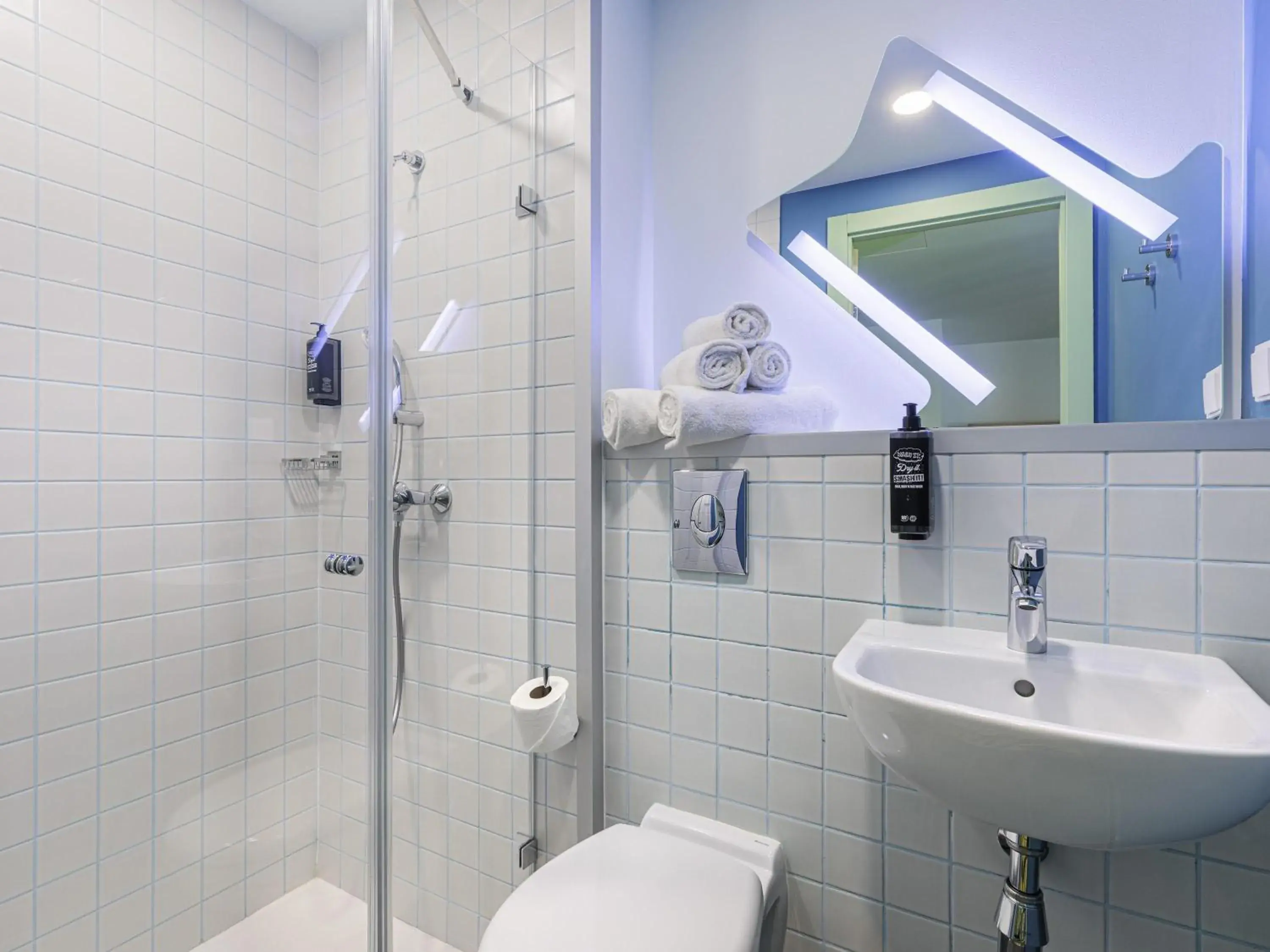 Bedroom in ibis budget Tbilisi Center Bedroom in ibis budget Tbilisi Center