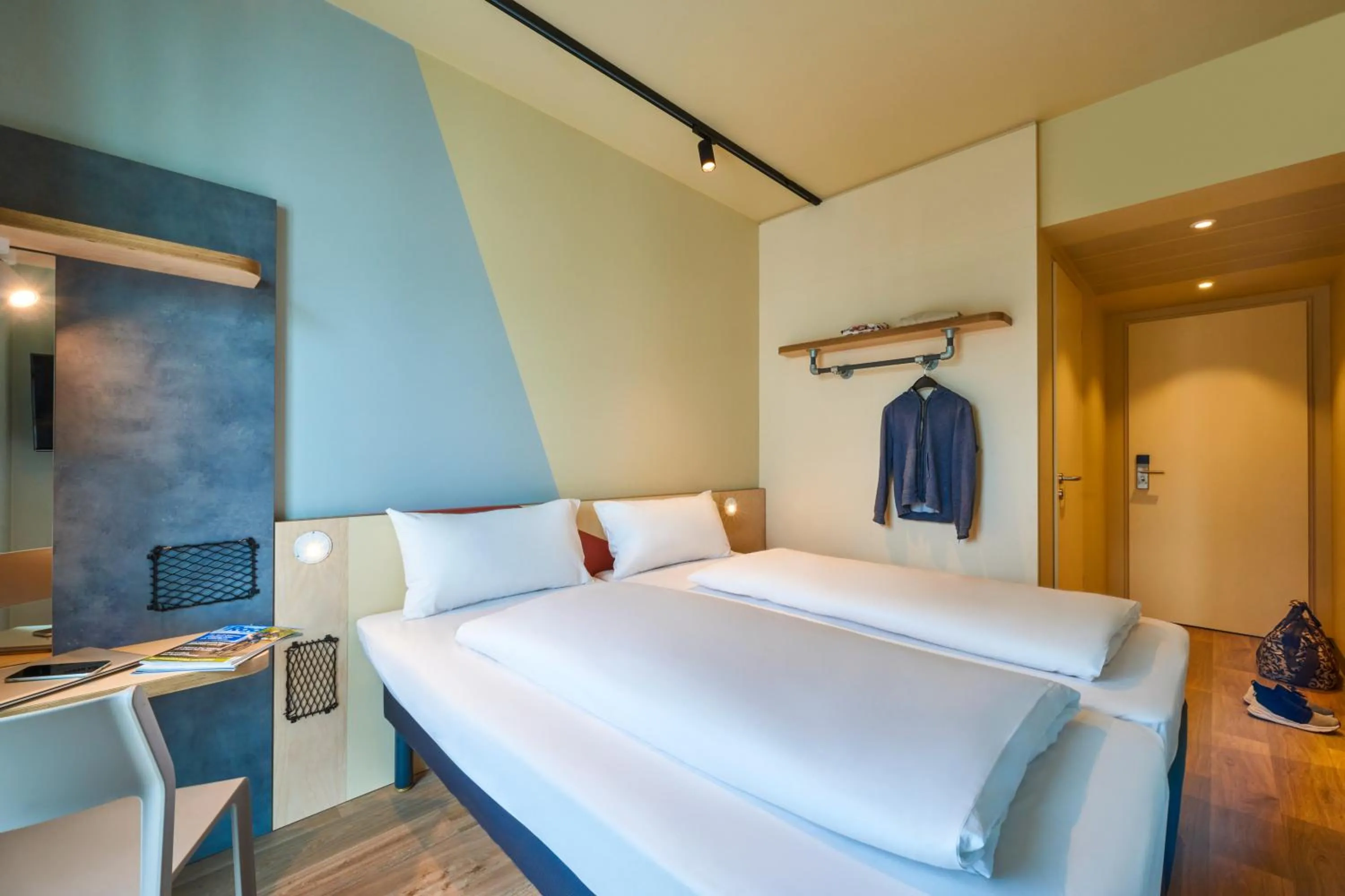 Bedroom, Bed in Ibis Budget Singen