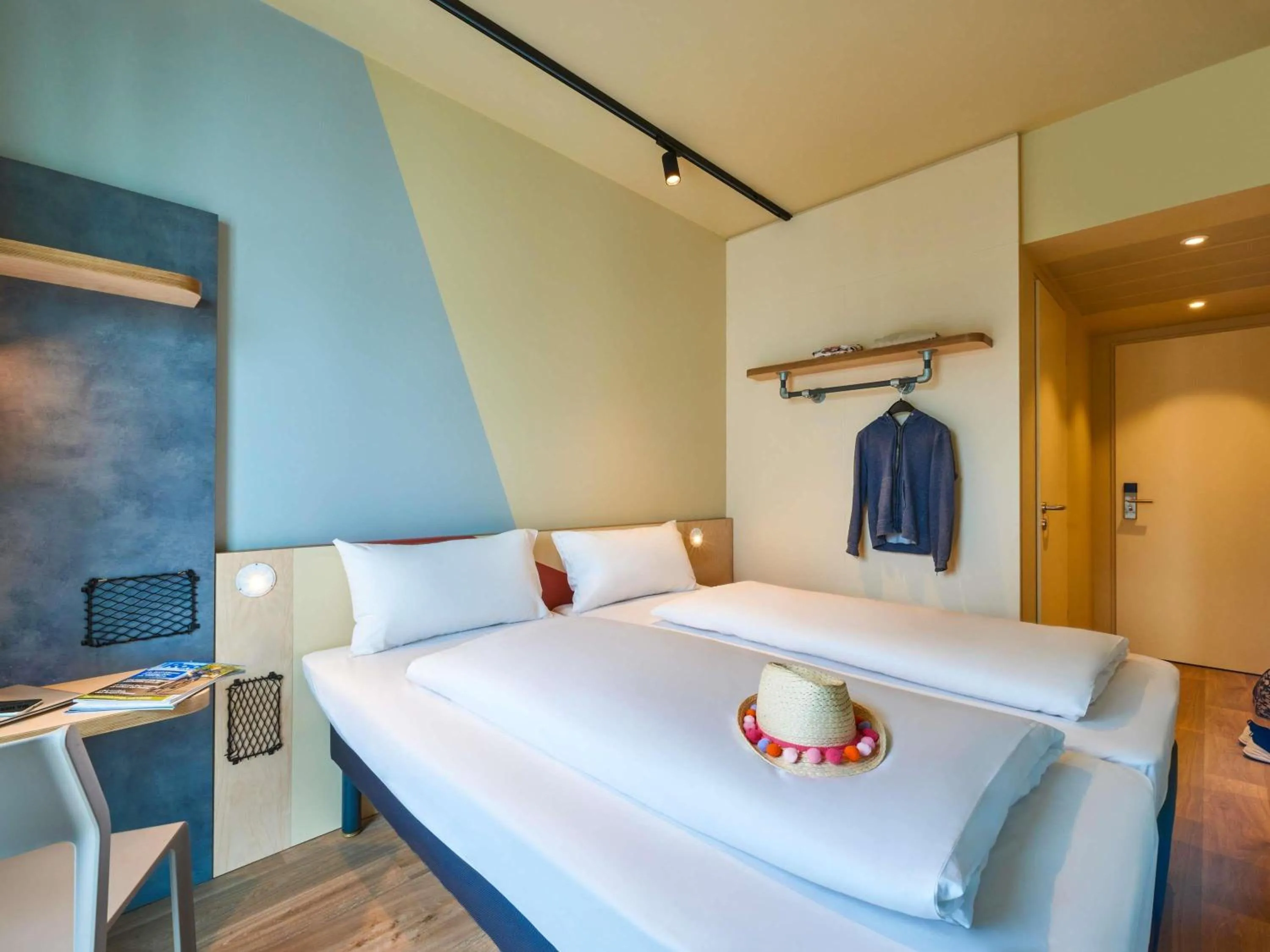 Bedroom, Bed in Ibis Budget Singen