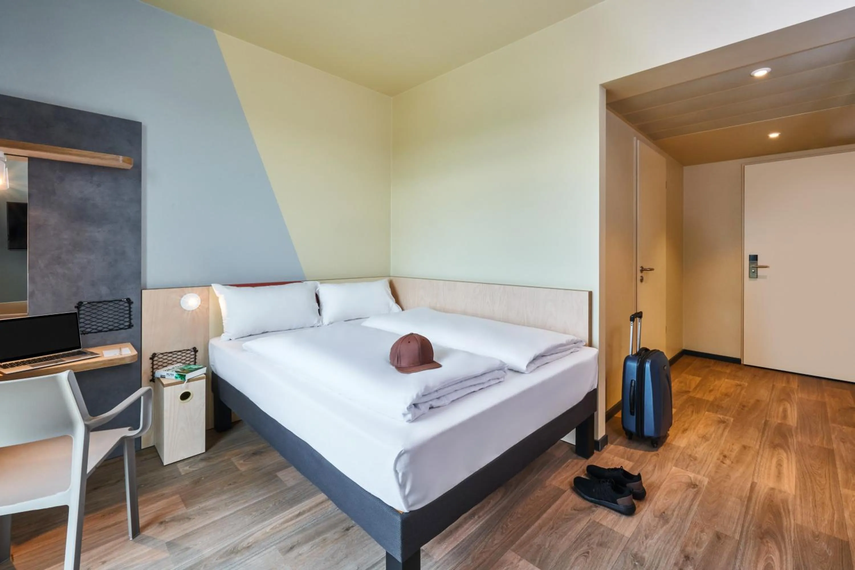 Bedroom, Bed in Ibis Budget Singen