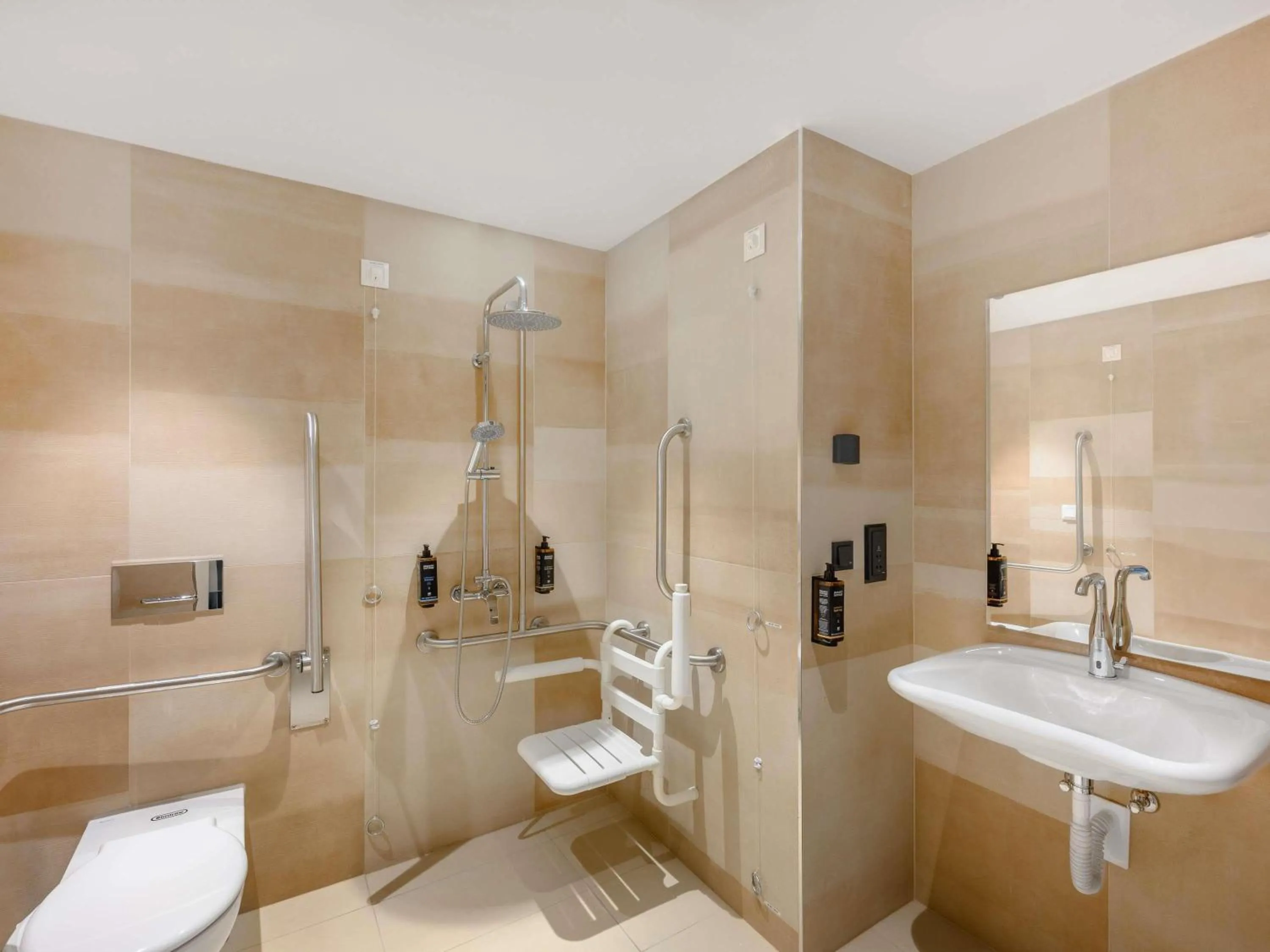 Bedroom in Mercure Debrecen