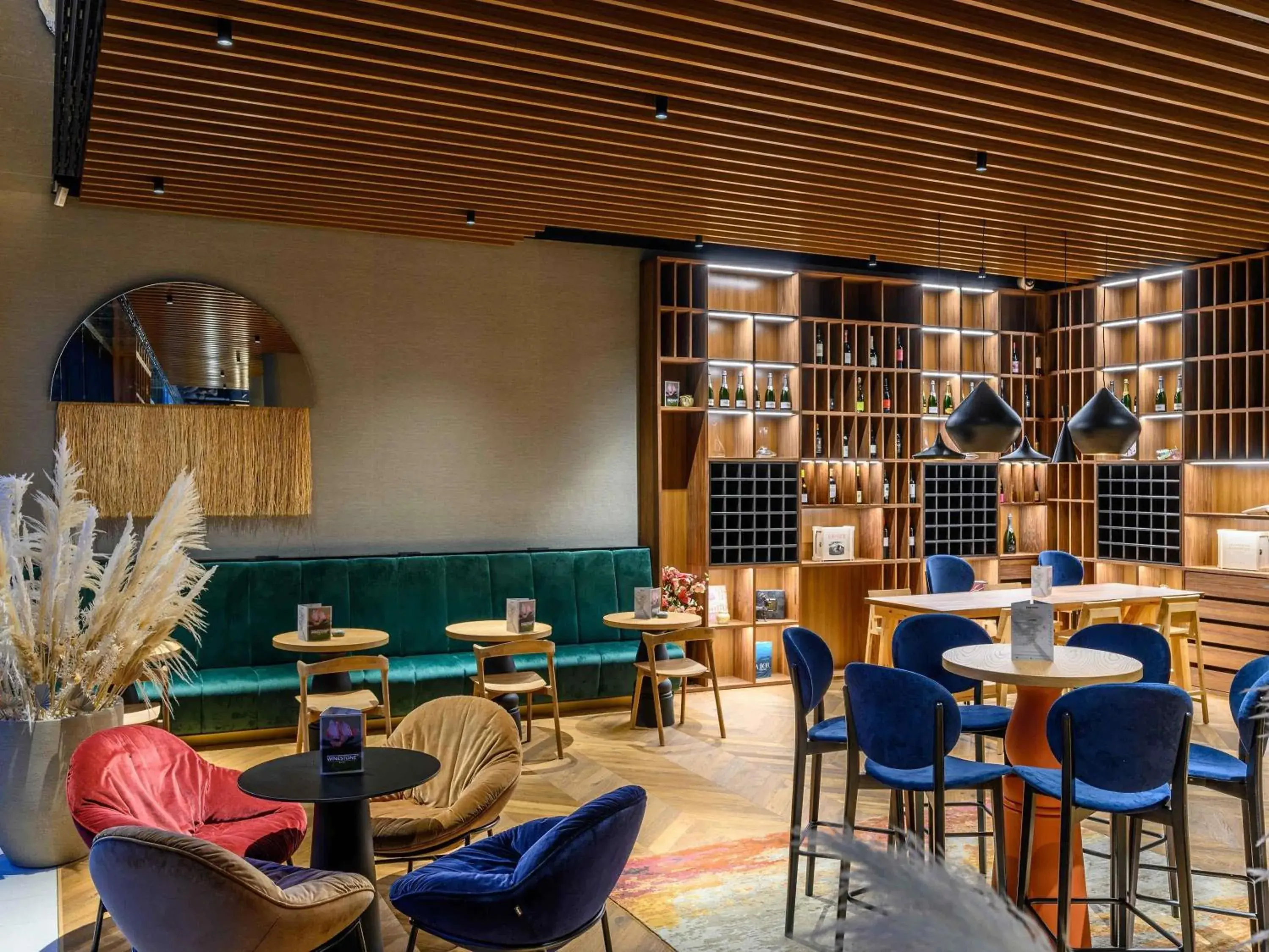 Lounge or bar in Mercure Debrecen Lounge or bar in Mercure Debrecen