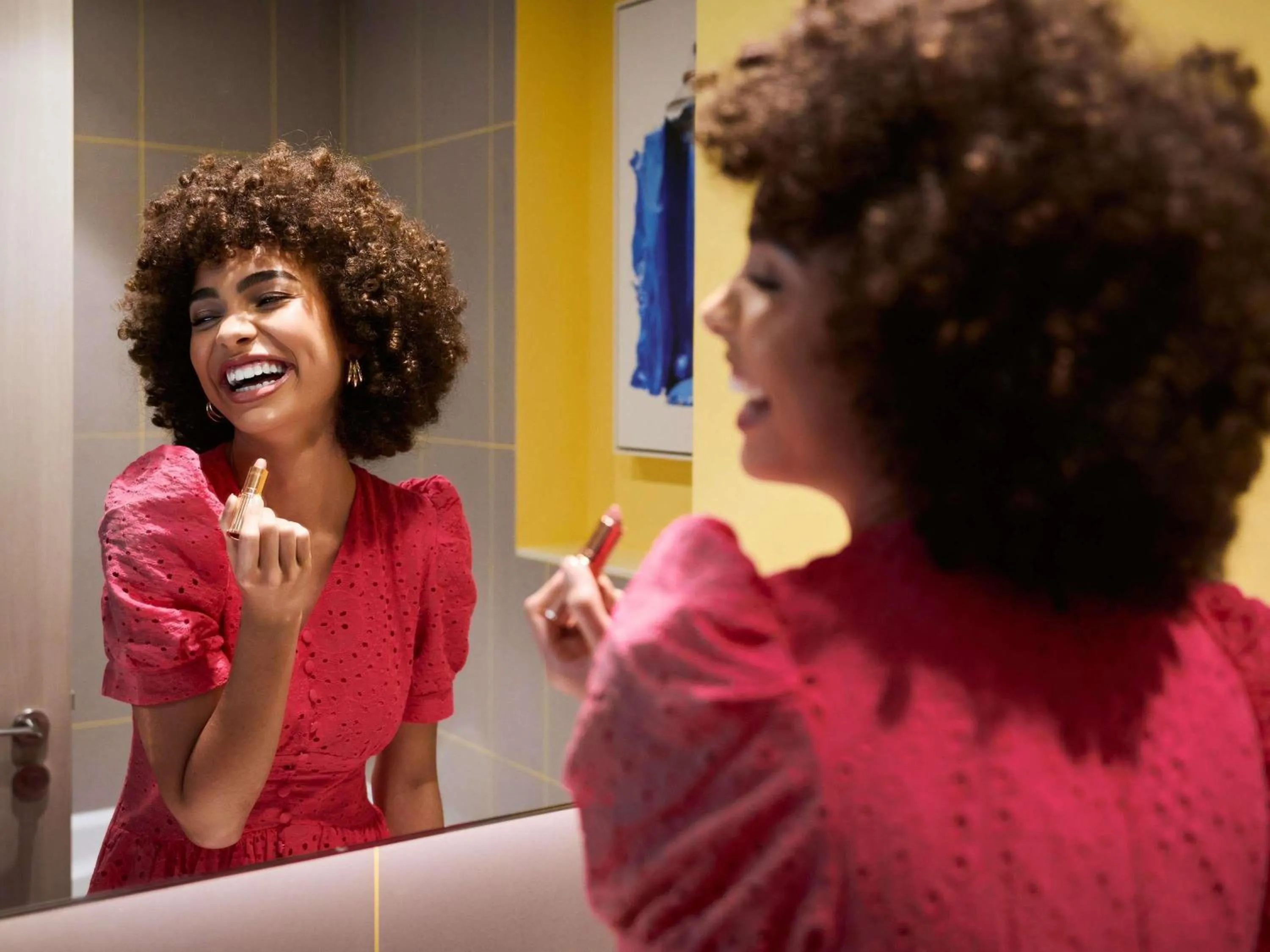 Bedroom in ibis Styles Dubai Deira