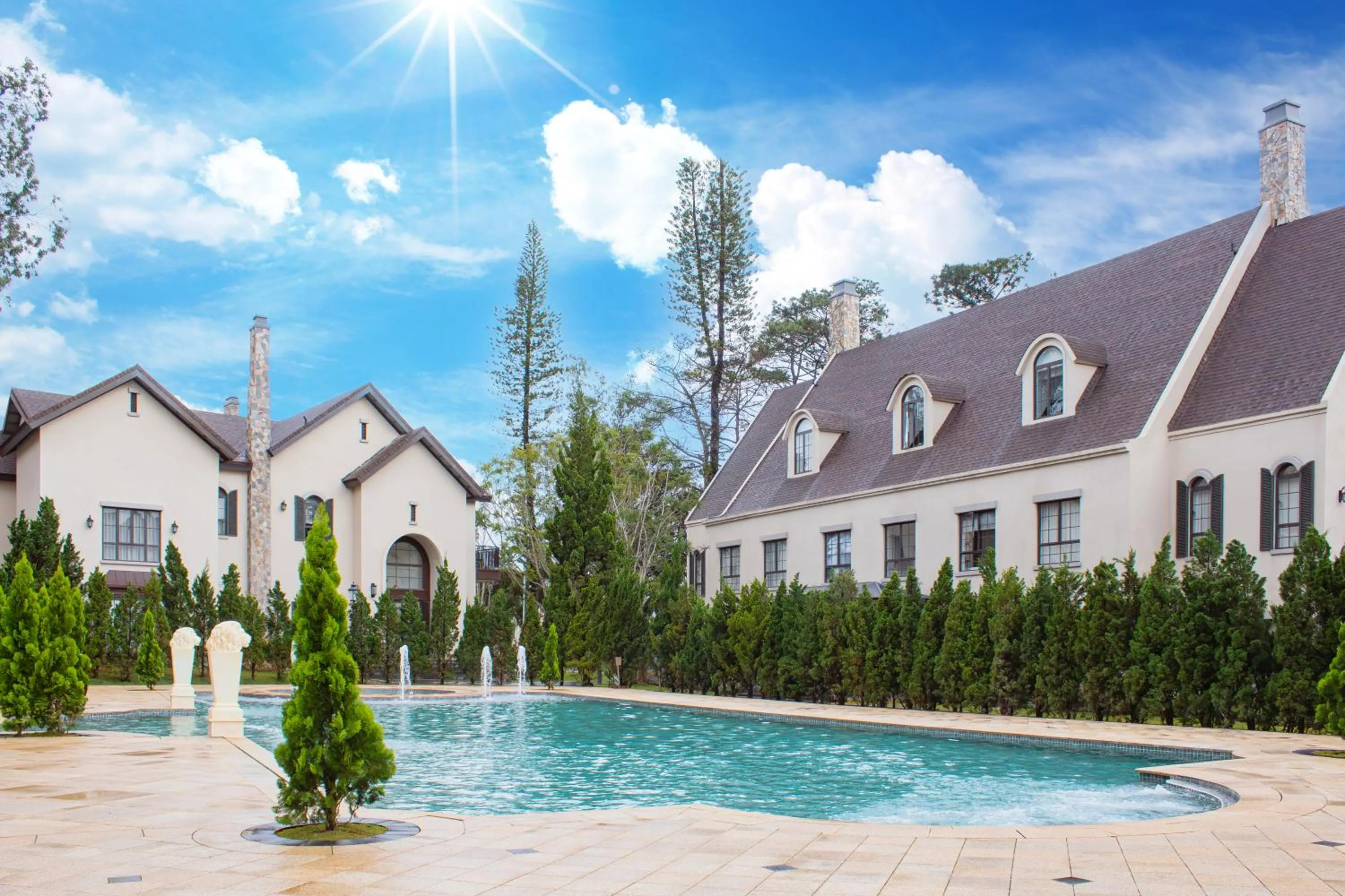 Swimming pool in Mercure Dalat Resort