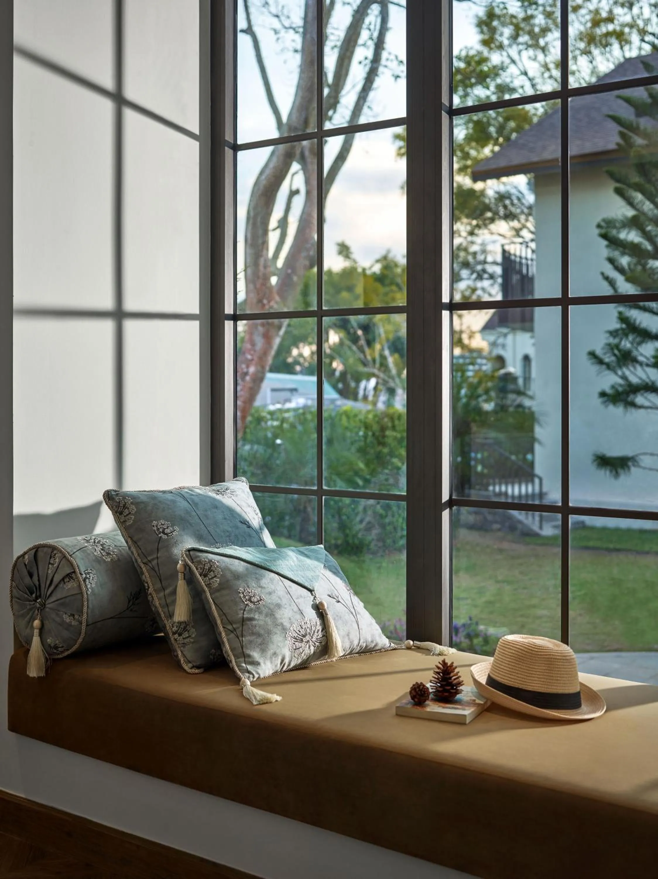 Garden view, Bed in Mercure Dalat Resort