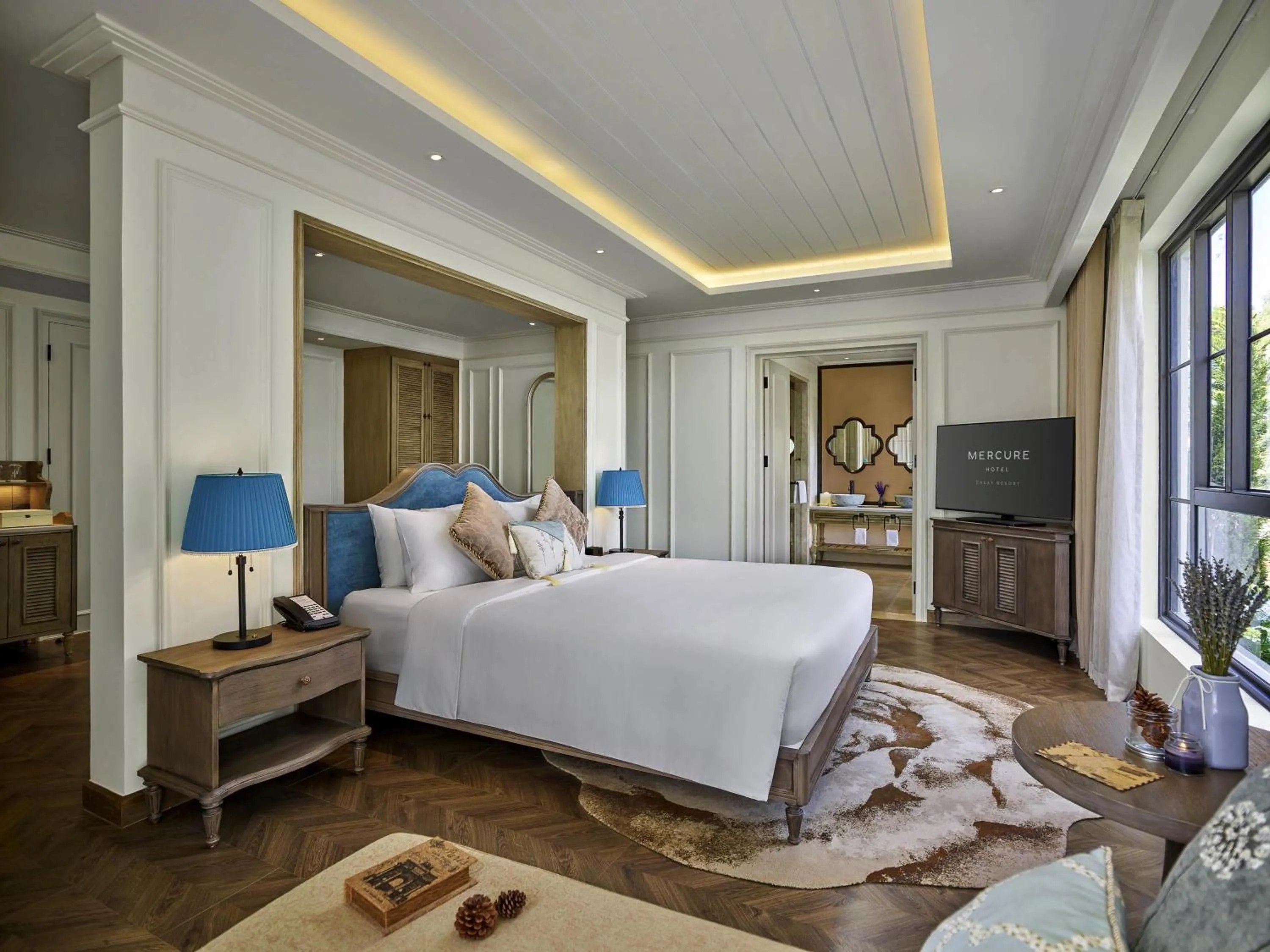 Photo of the whole room, Bed in Mercure Dalat Resort