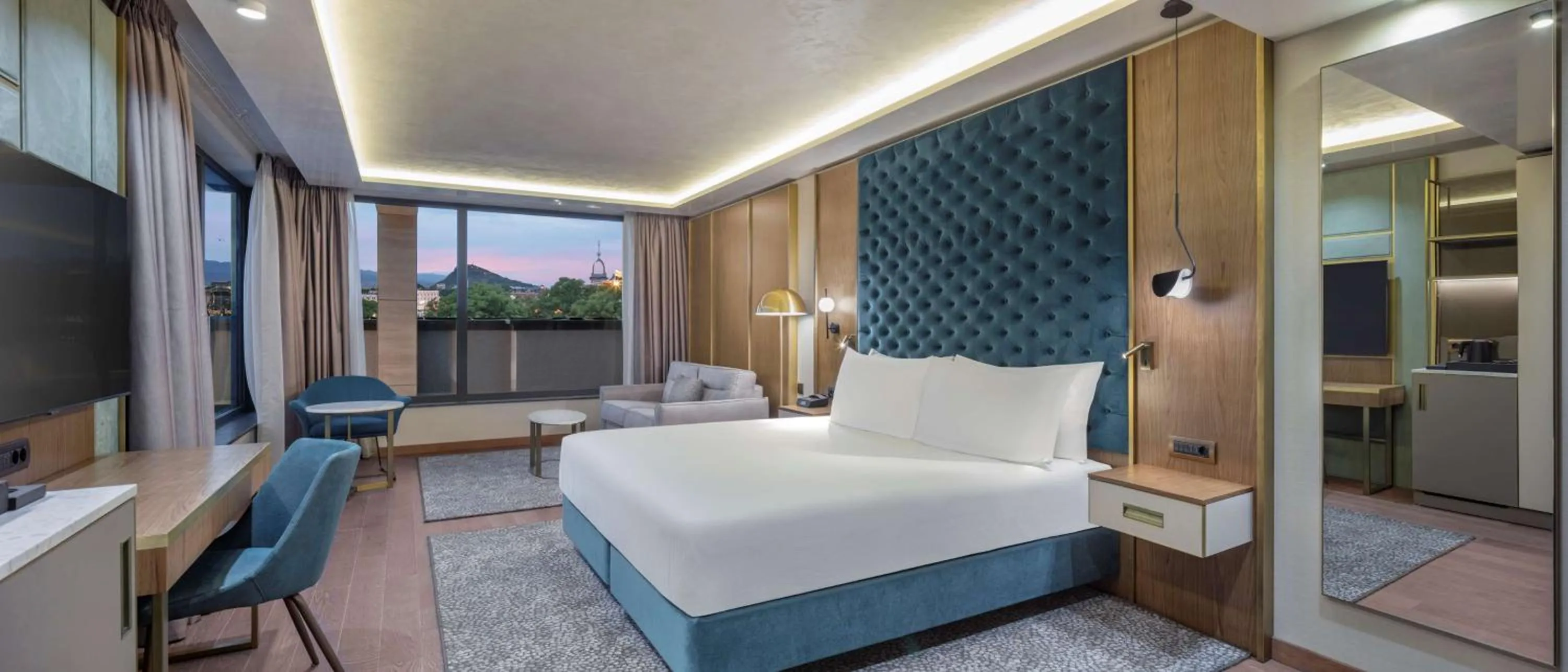 Bedroom, Bed in Doubletree By Hilton Plovdiv Center