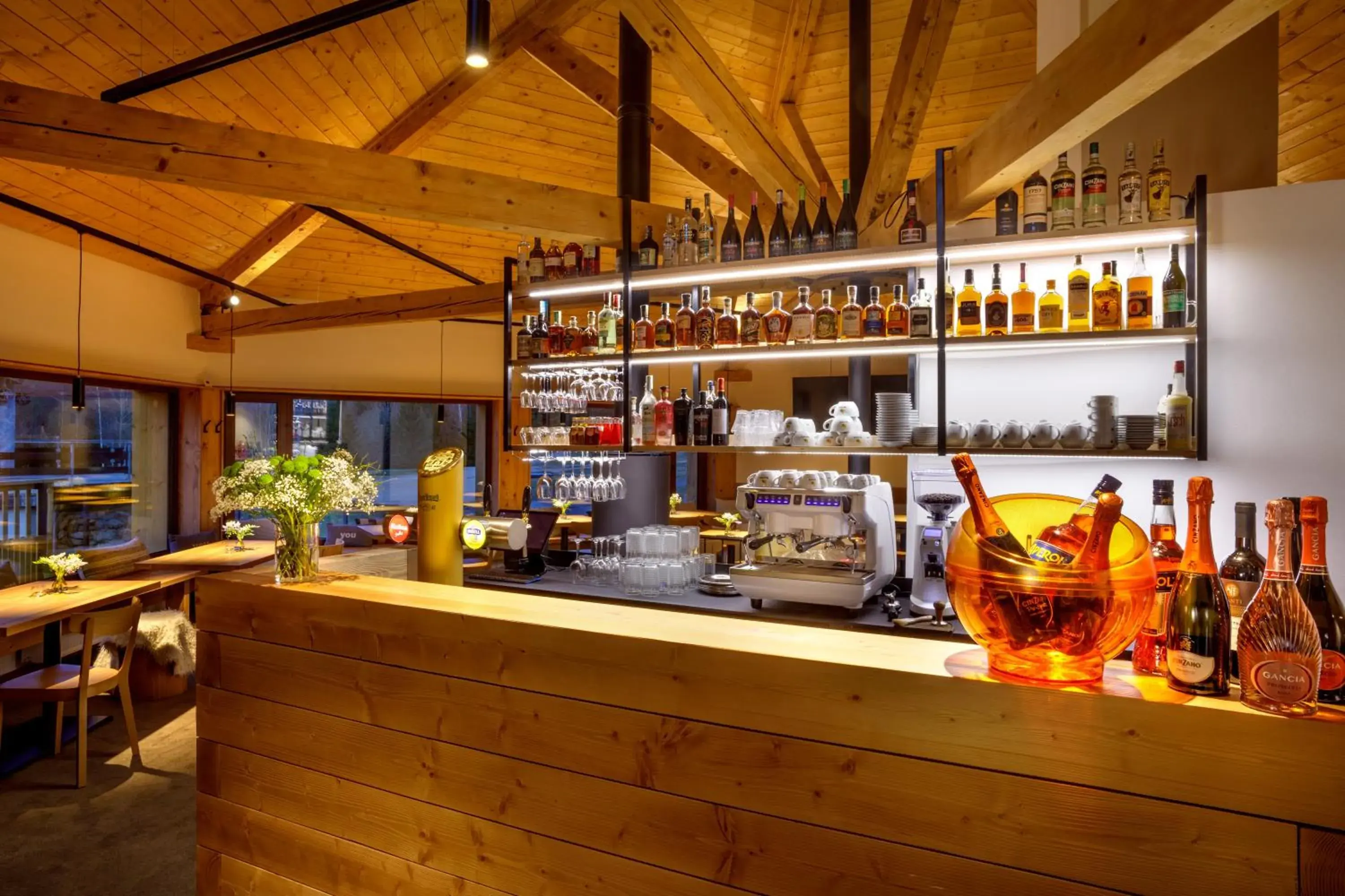 Restaurant/places to eat in Ski & Spa hotel BELLEVUE Restaurant/places to eat in Ski & Spa hotel BELLEVUE