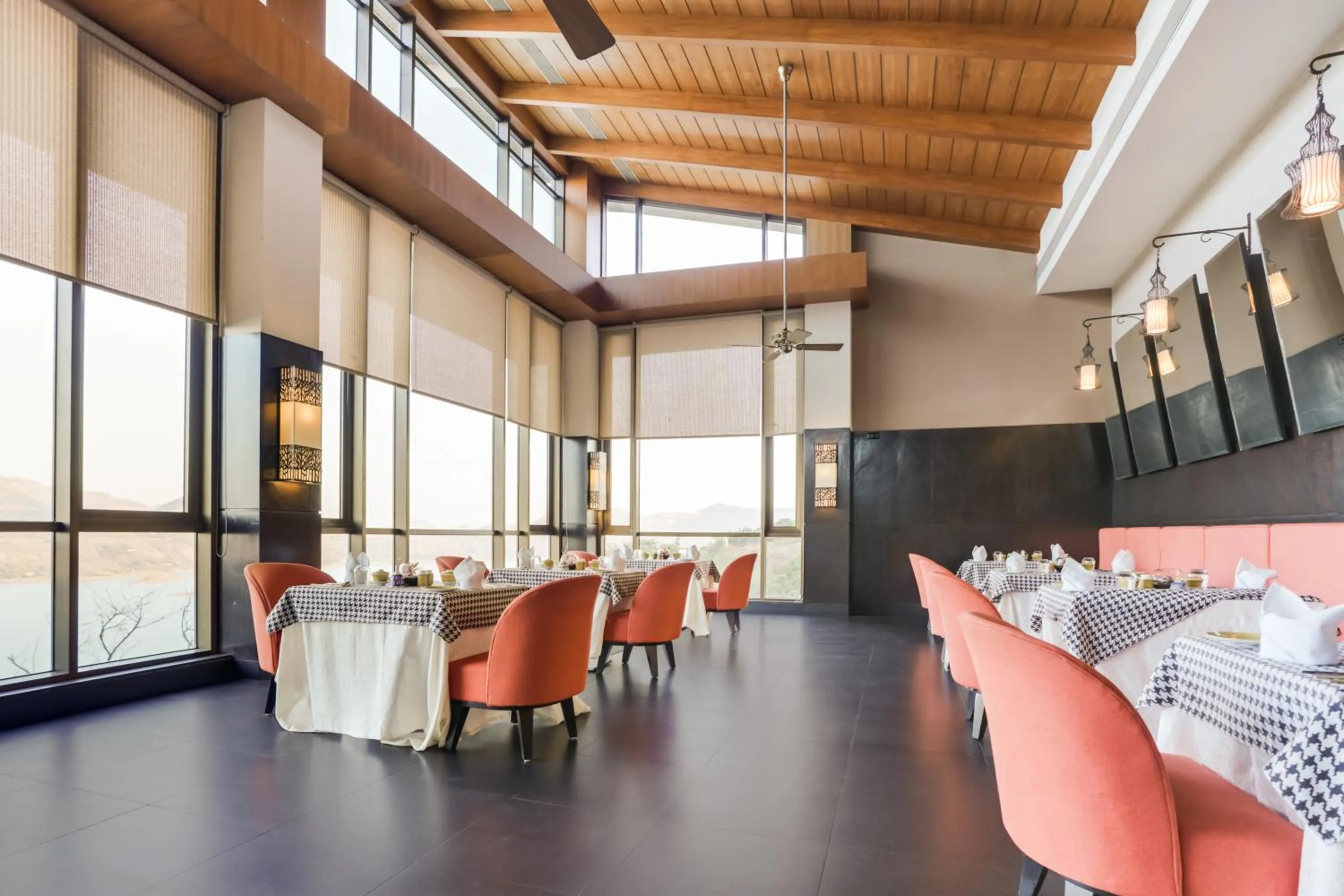 Restaurant/places to eat in Club Mahindra Tungi, Lonavala