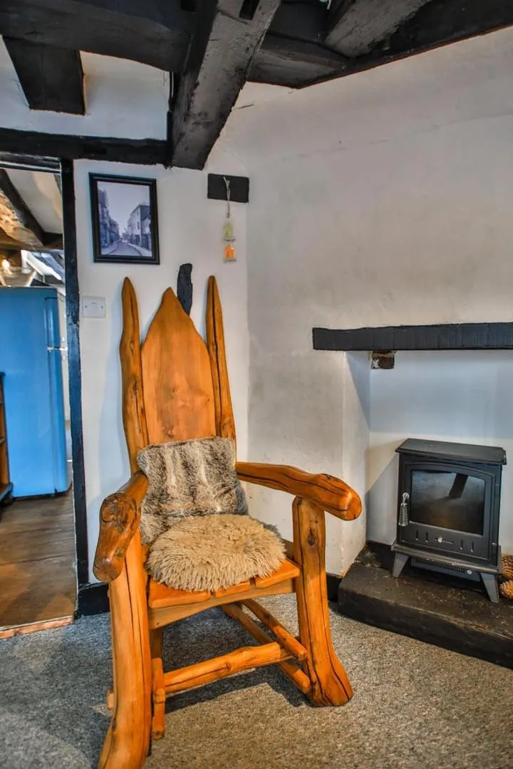 Living room in Fishermans Cottage - Hastings
