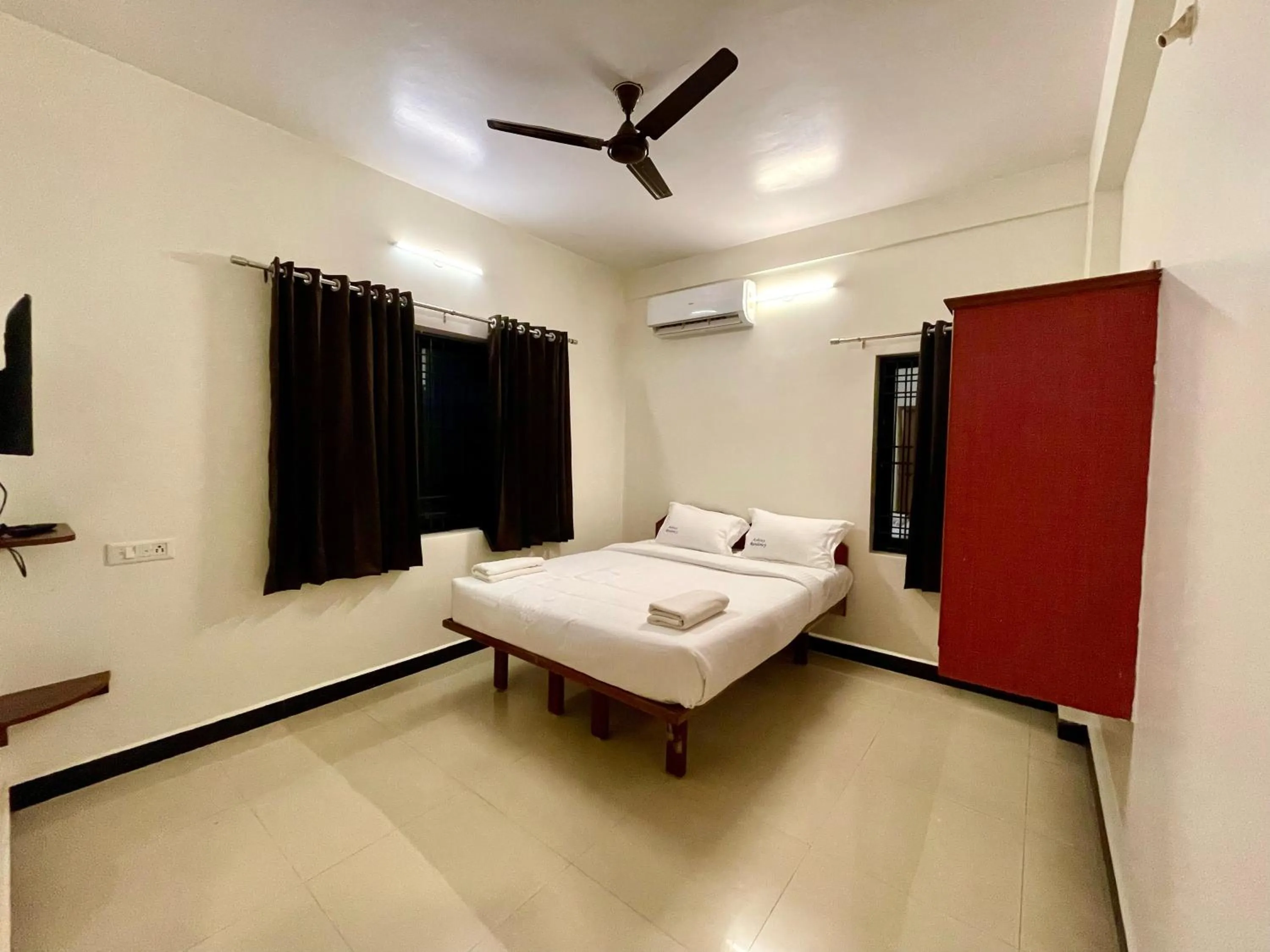 Photo of the whole room, Bed in Ashray Residency