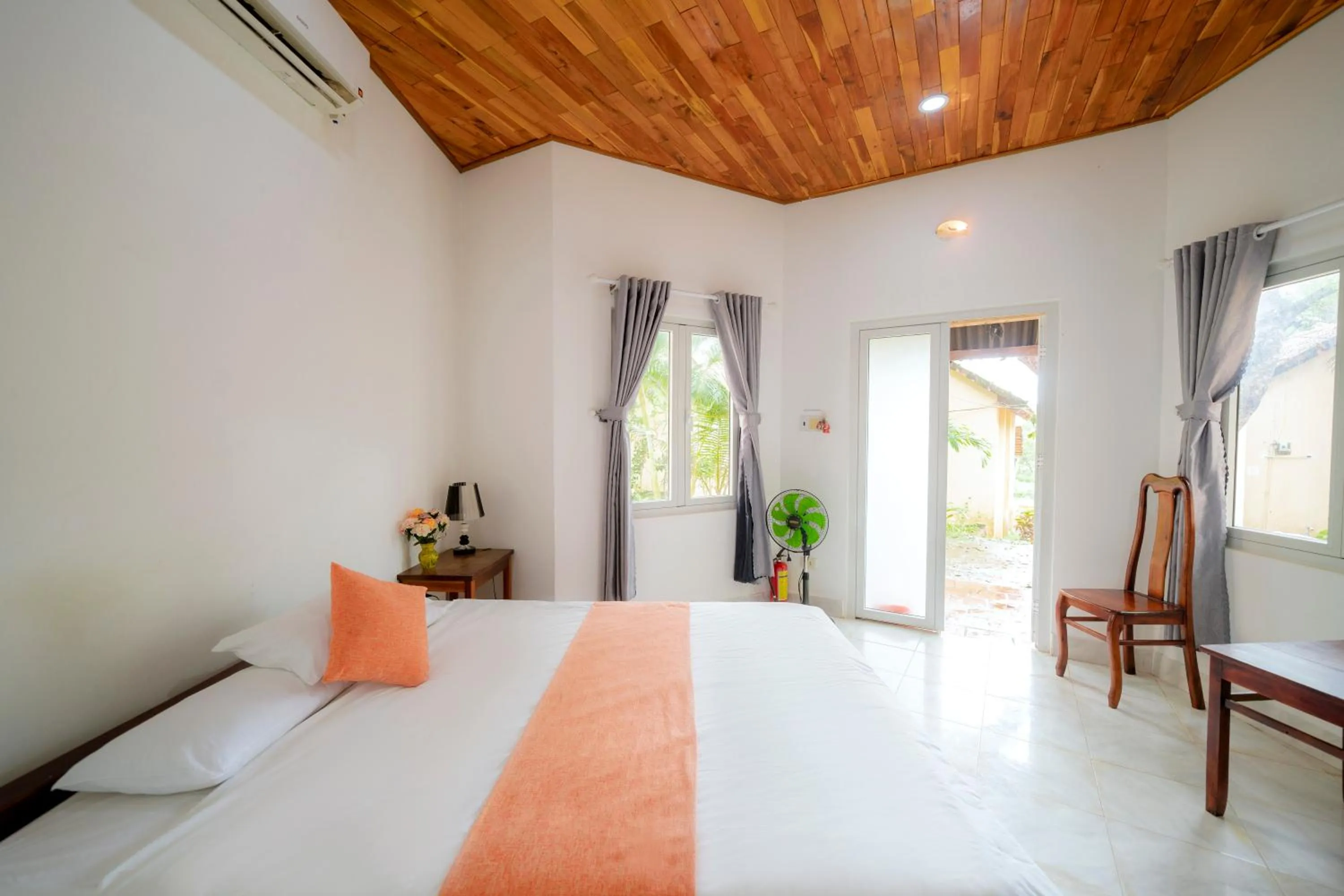 Bed in Thai Tan Tien Hotel