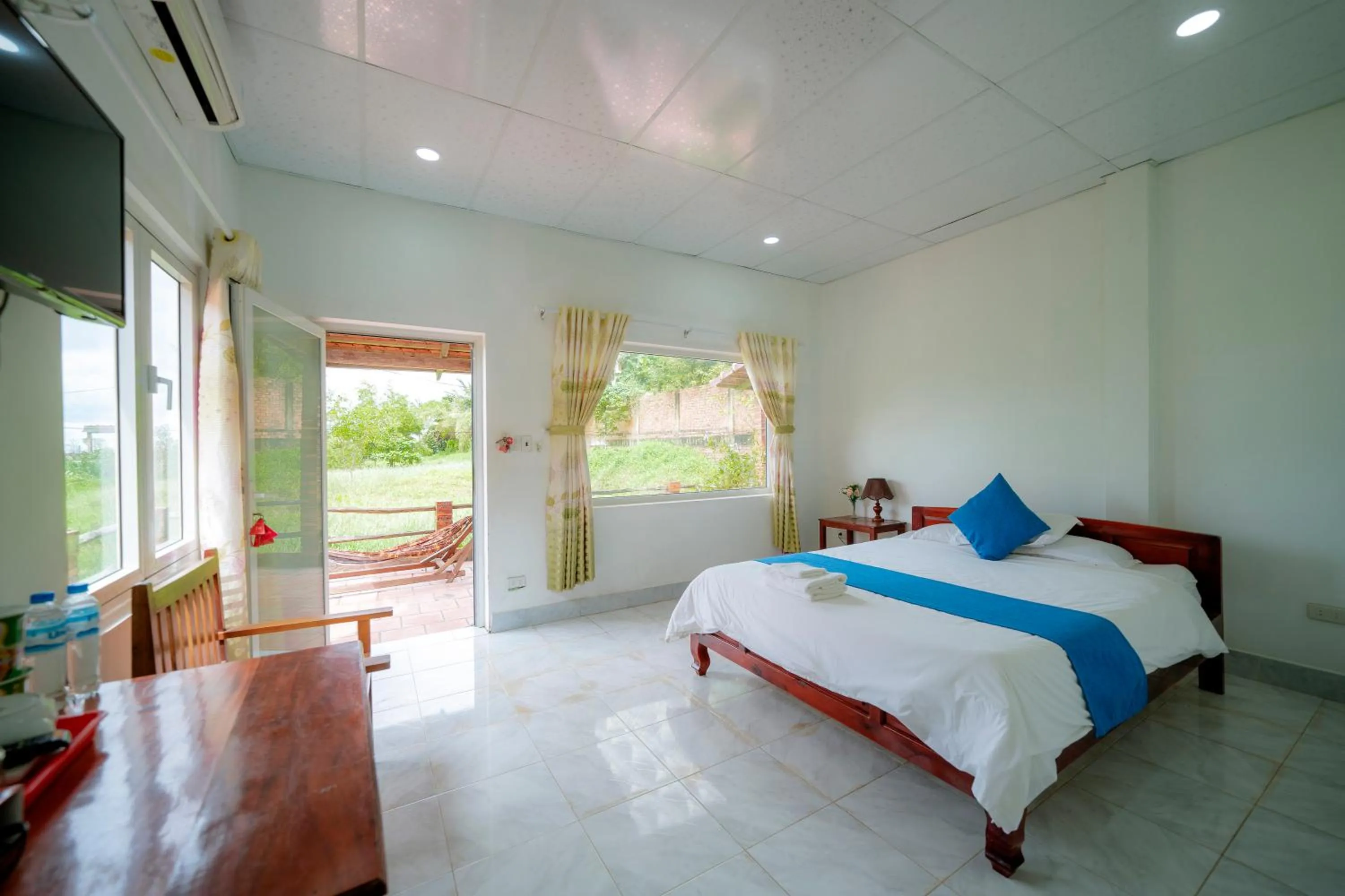 Bed in Thai Tan Tien Hotel