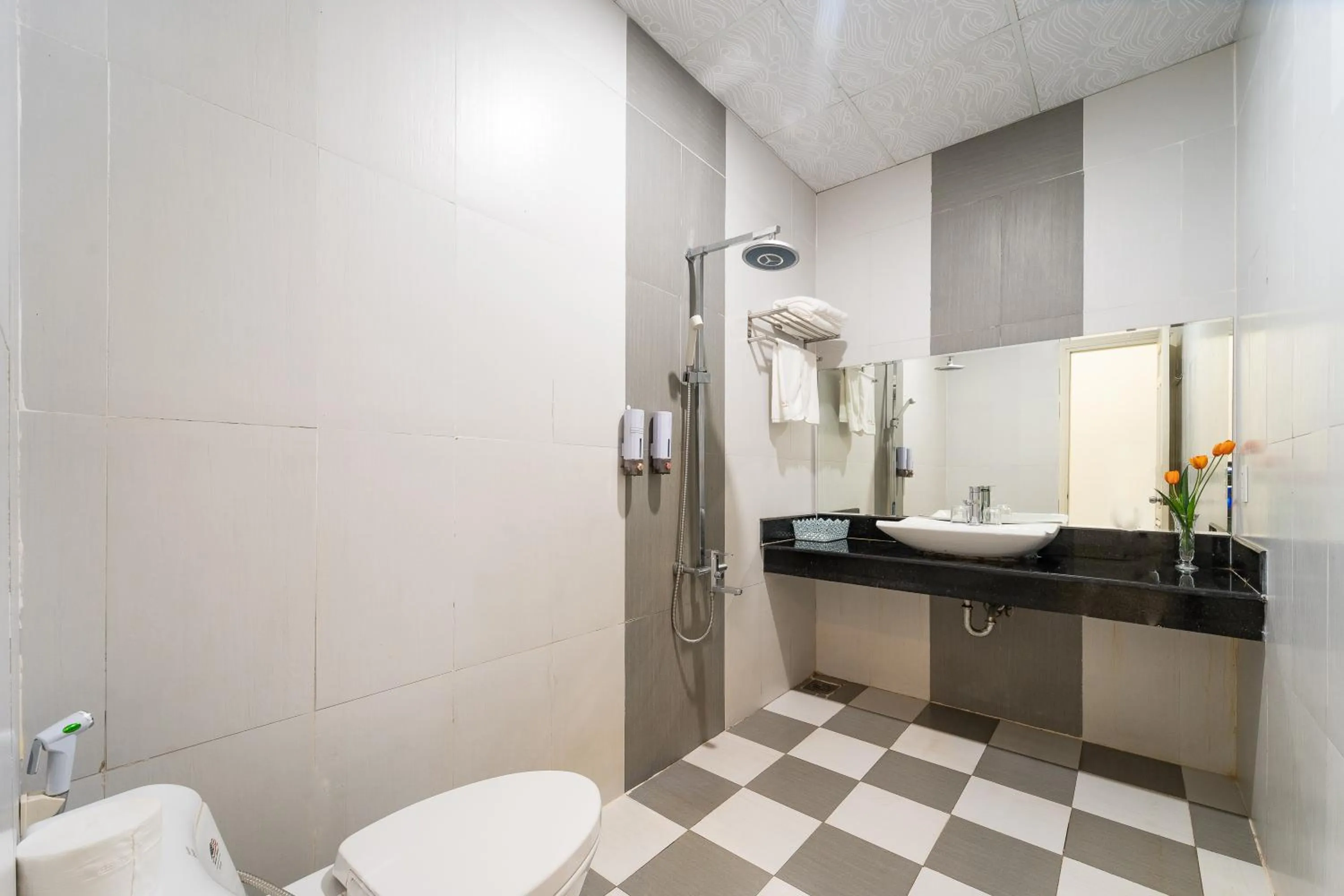 Shower in Phu Van Resort & Spa Phu Quoc