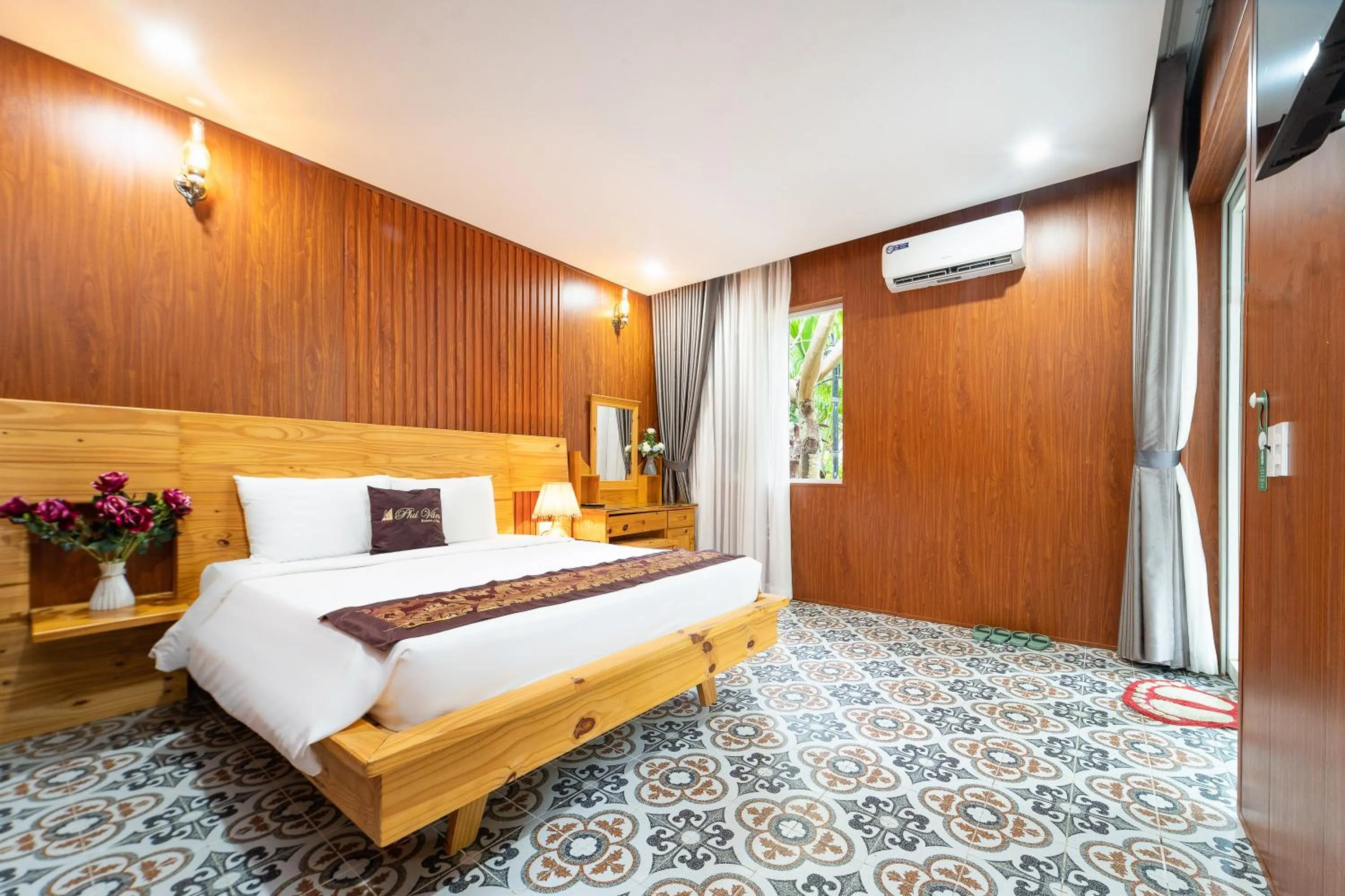 Bed in Phu Van Resort & Spa Phu Quoc