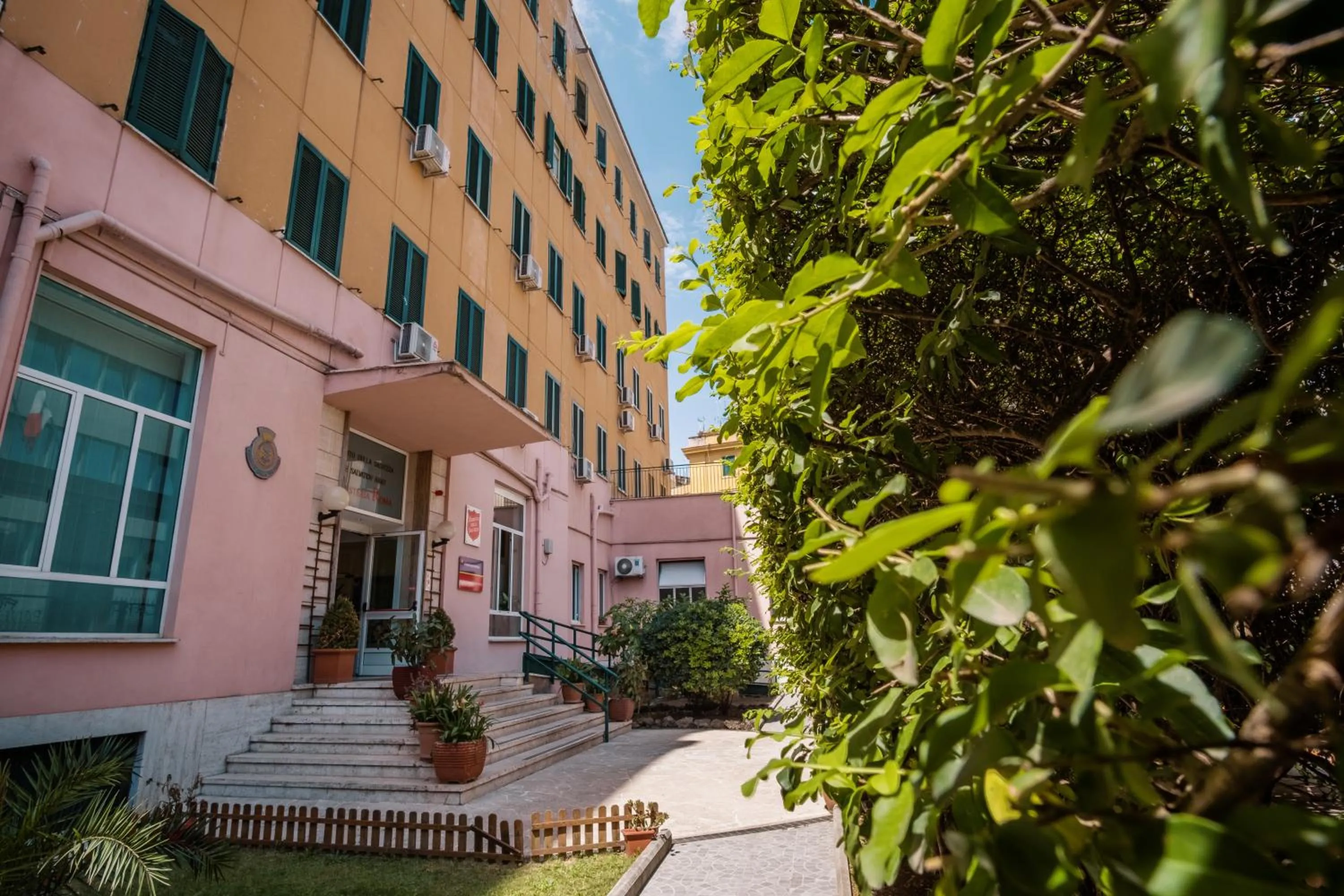 Facade/entrance in Foresteria Roma Esercito della Salvezza