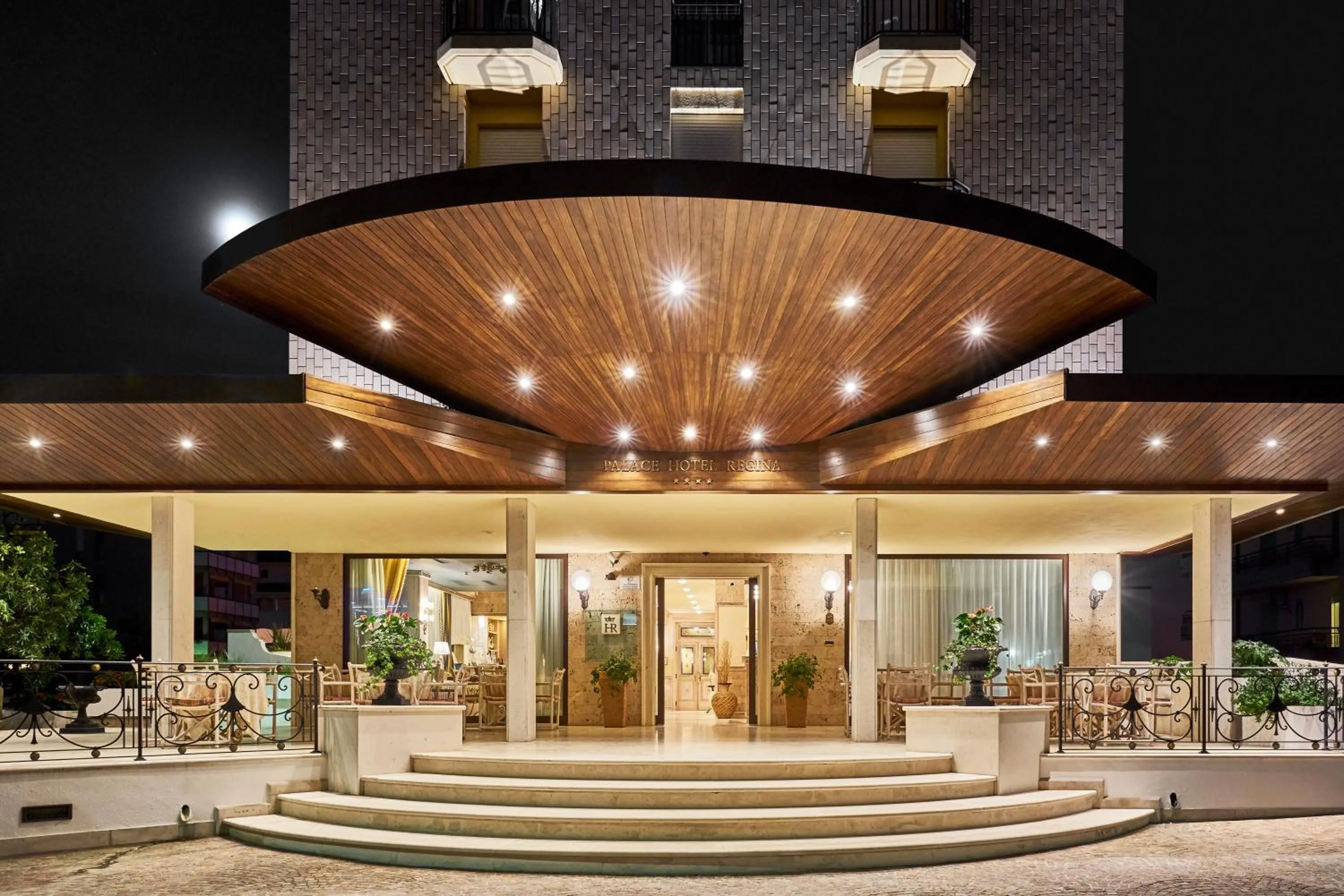 Property building in Palace Hotel Regina