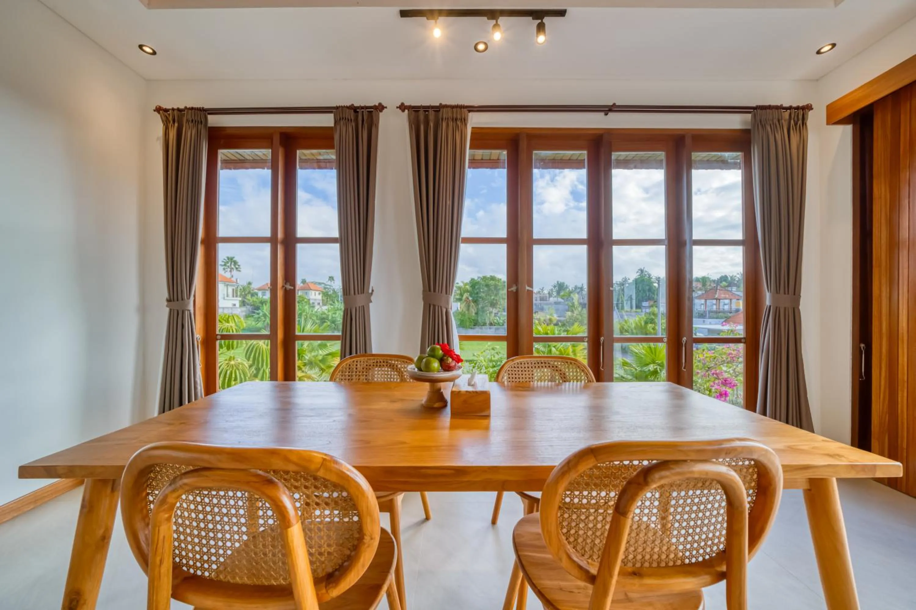 Dining area in Villa Mirah Ubud