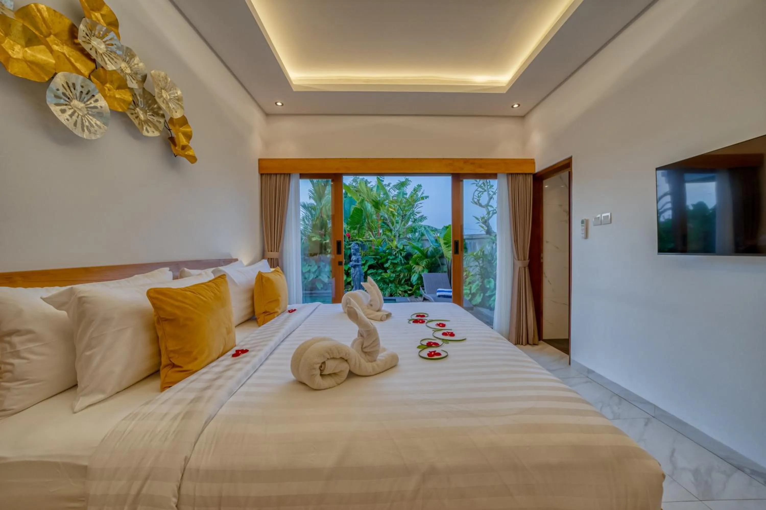 View (from property/room), Bed in Villa Mirah Ubud