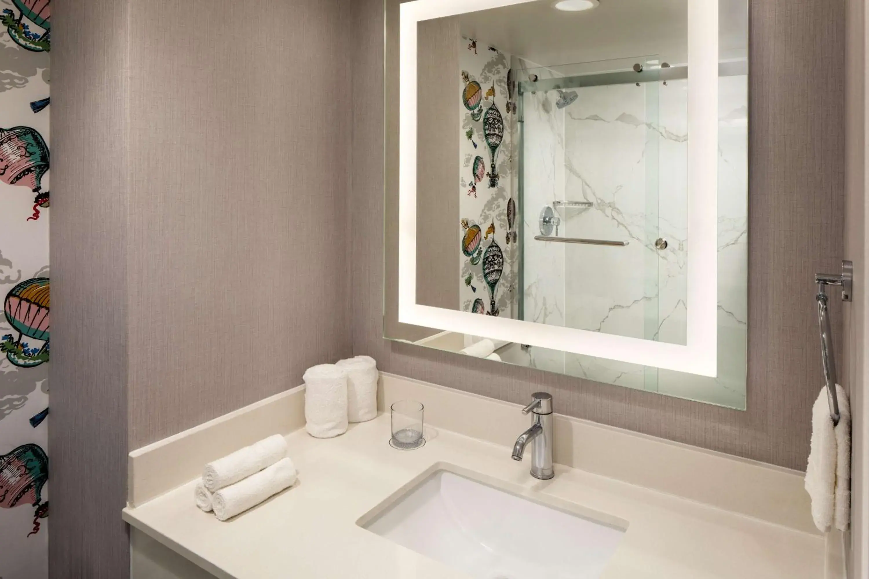 Photo of the whole room in Whitney Peak Hotel Reno, Tapestry Collection by Hilton Photo of the whole room in Whitney Peak Hotel Reno, Tapestry Collection by Hilton