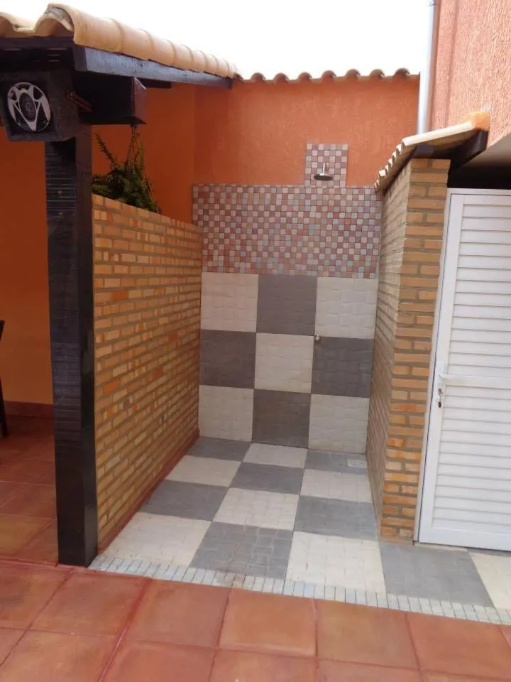 Shower in Pousada Villa Itália - Itaúna Saquarema