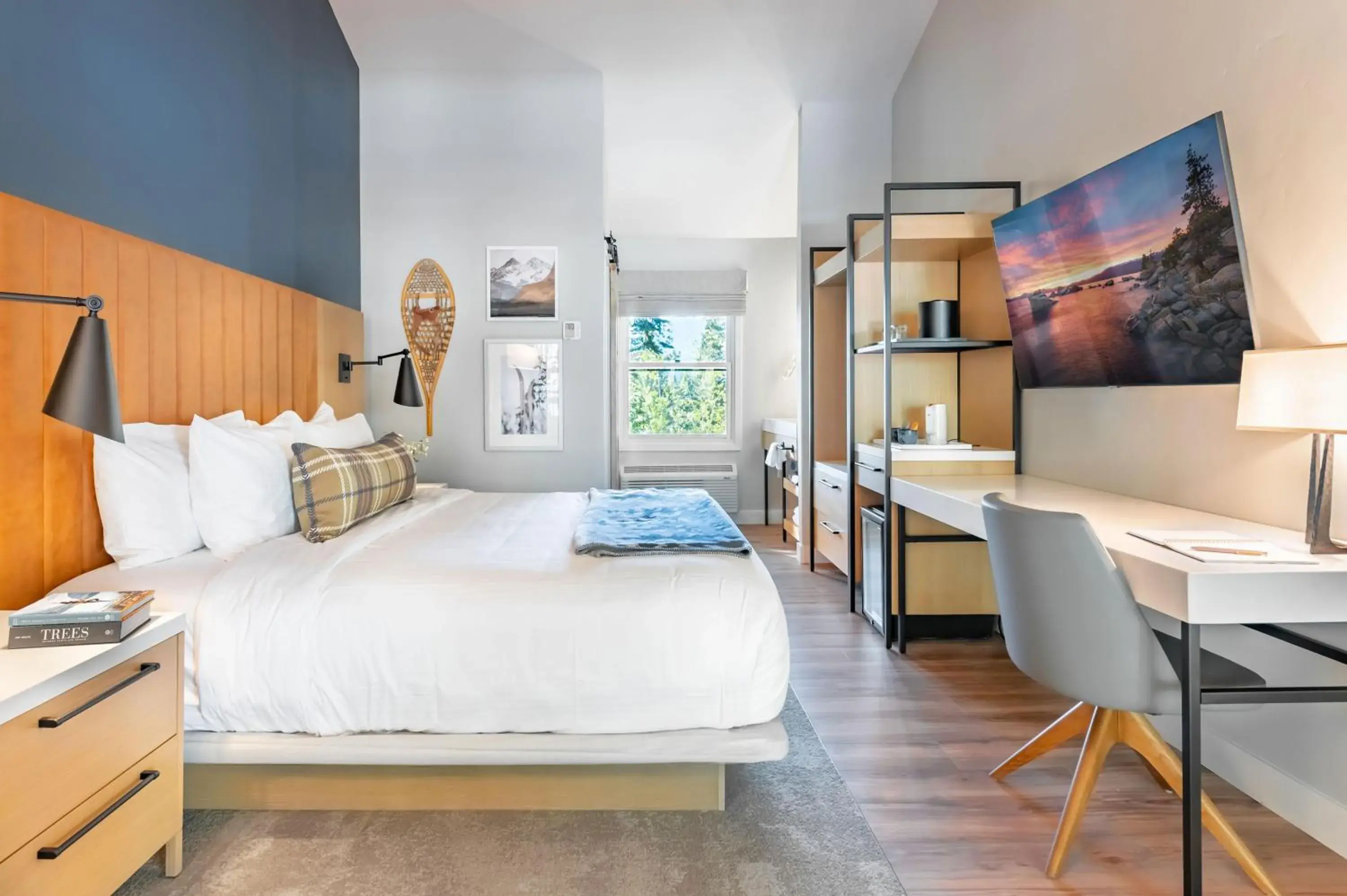 King Room in The Incline Lodge King Room in The Incline Lodge