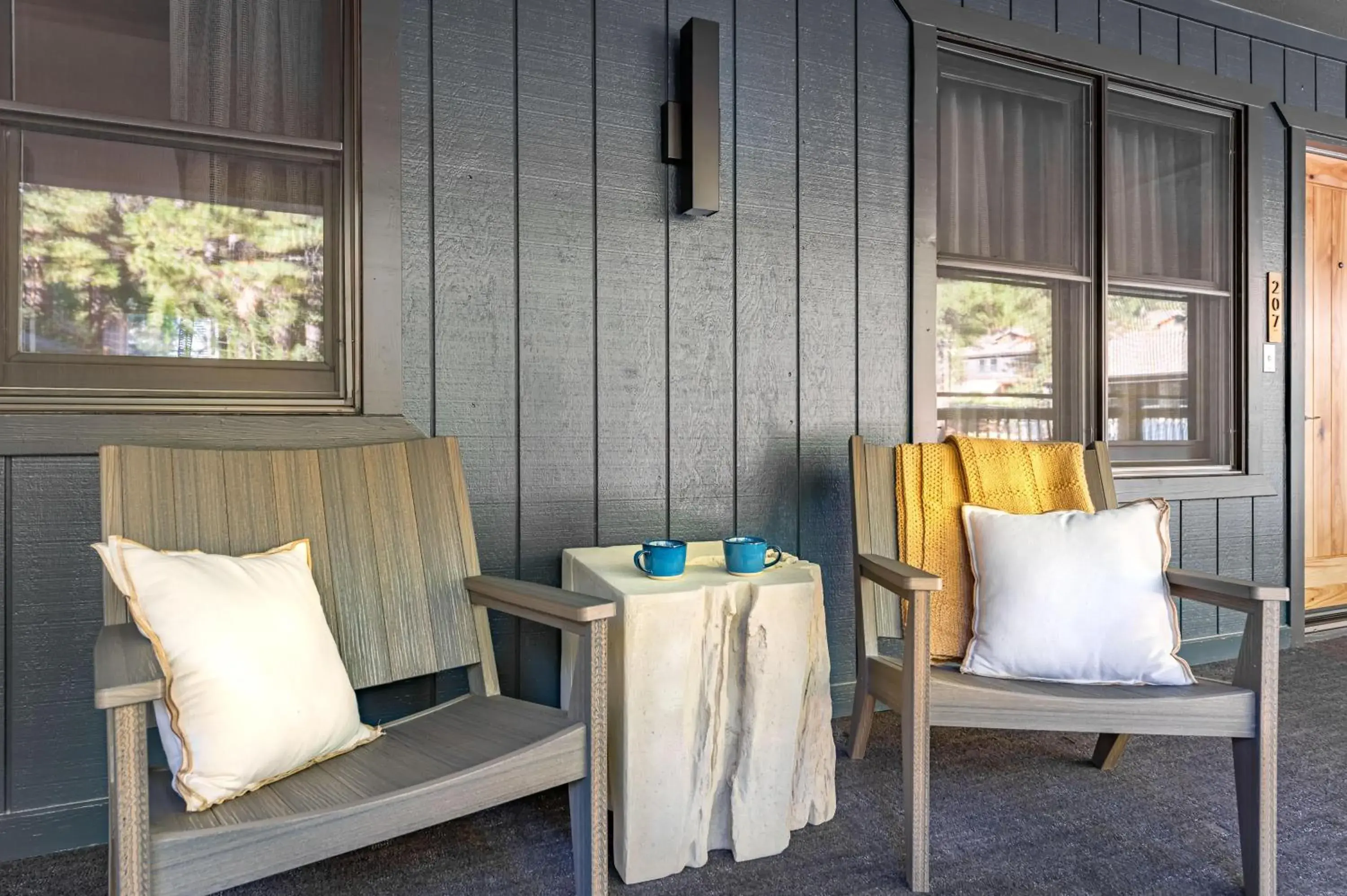 Queen Room with Two Queen Beds in The Incline Lodge Queen Room with Two Queen Beds in The Incline Lodge