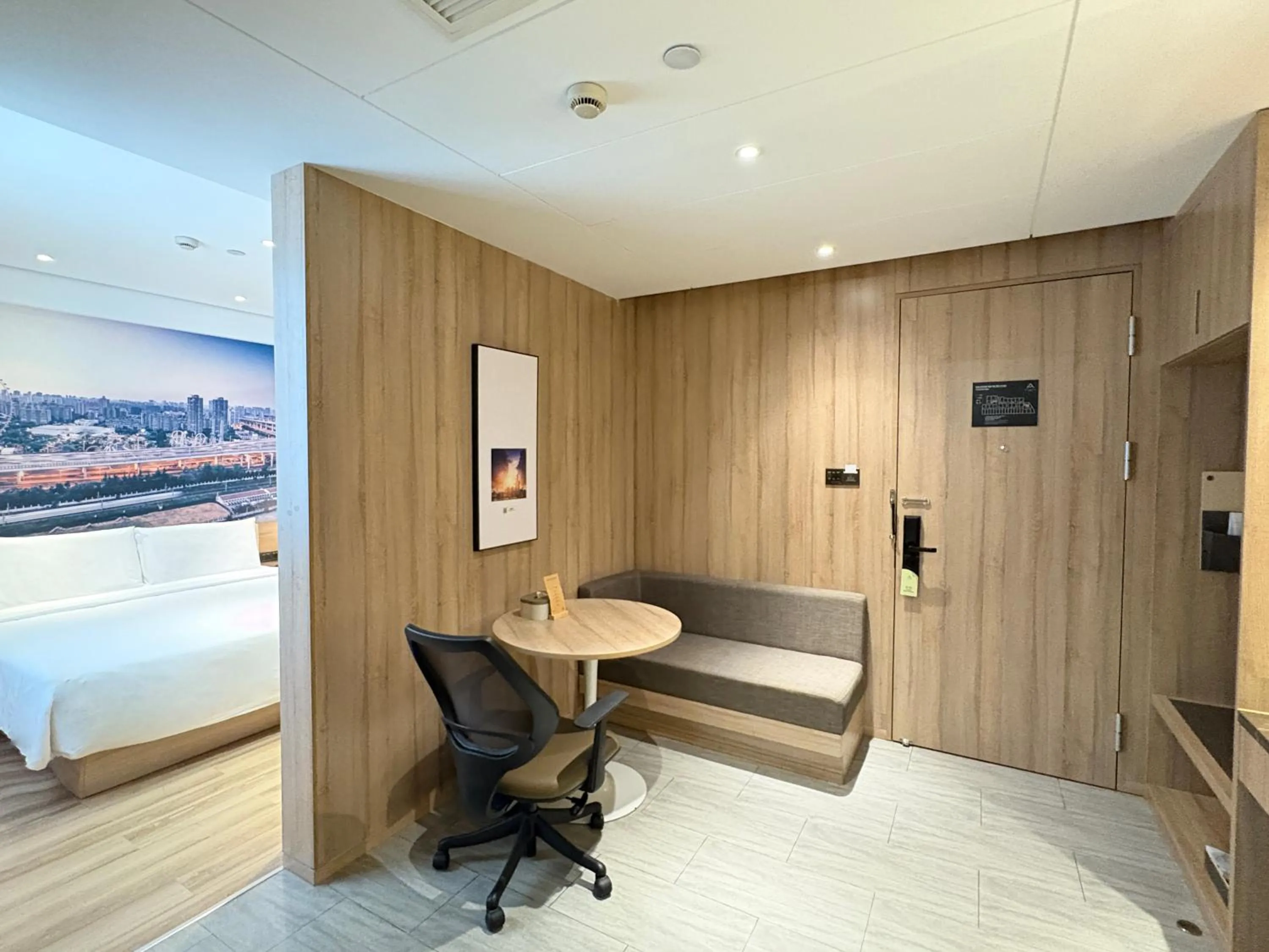 Photo of the whole room in Atour Hotel Shanghai The Old Bund Pier